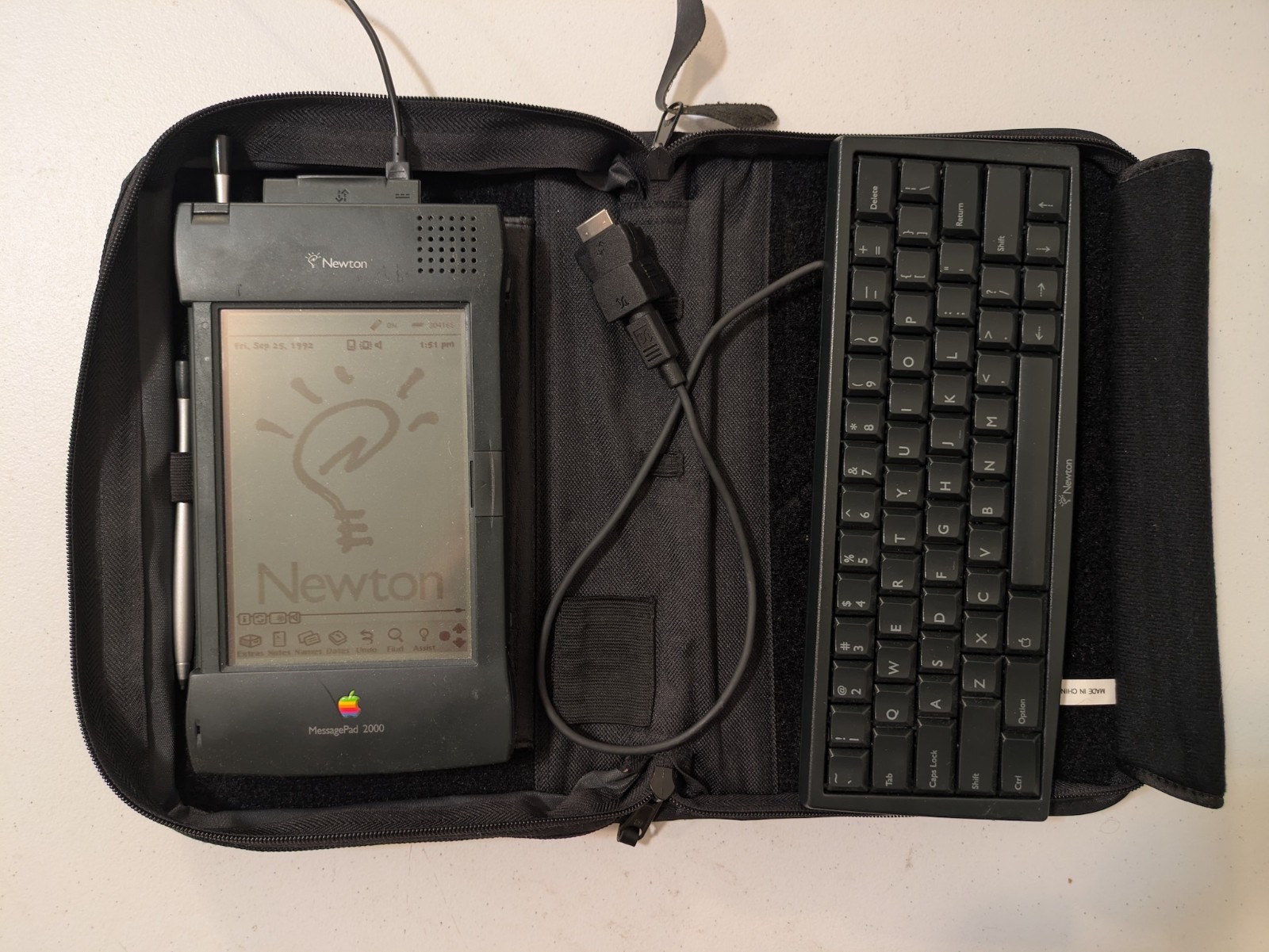 Apple Newton MessagePad 2100 bundle with keyboard and accessories