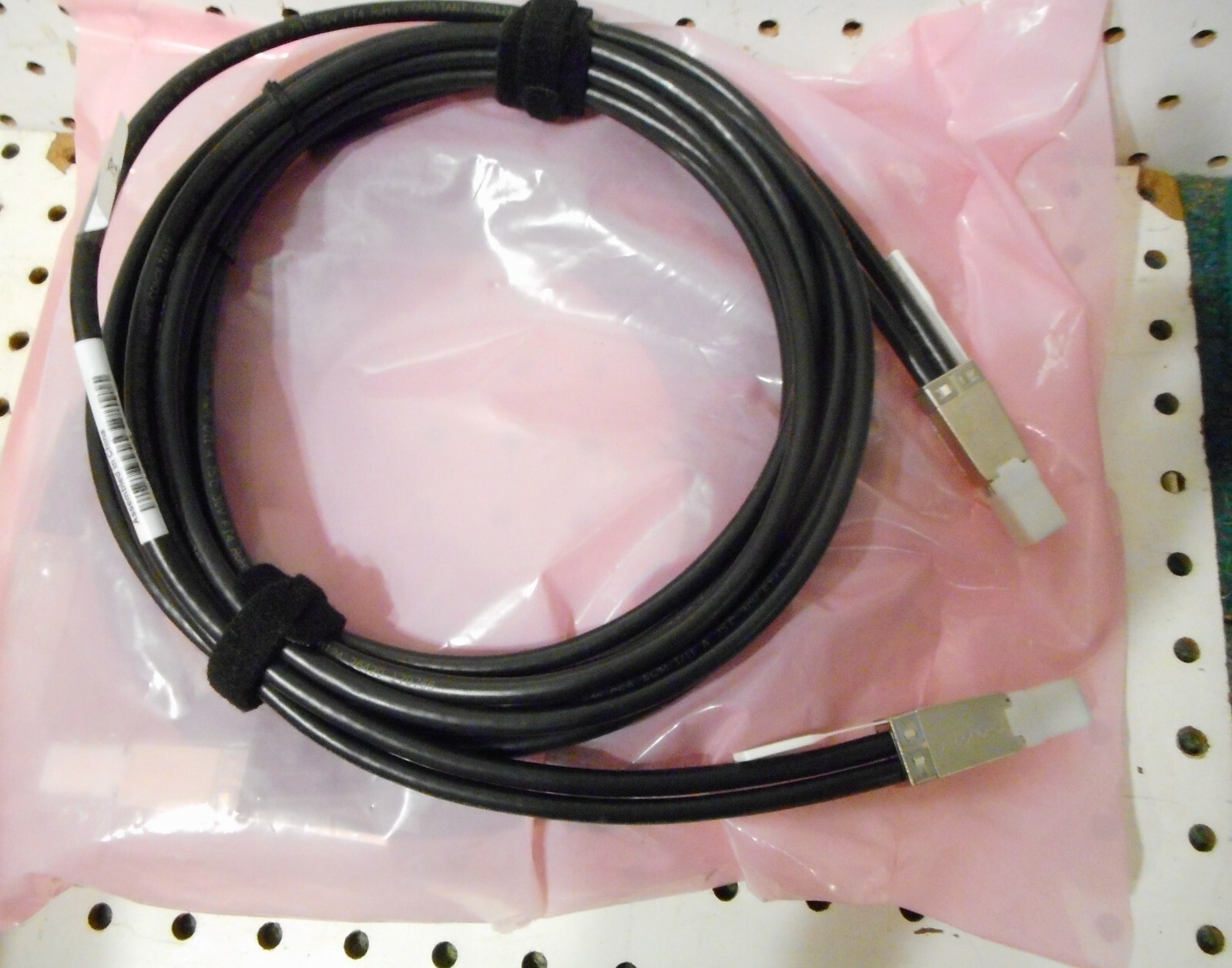 LOT OF 6 AMPHENOL P/N 038-000-208-00 3.0M  MINI SAS CABLE