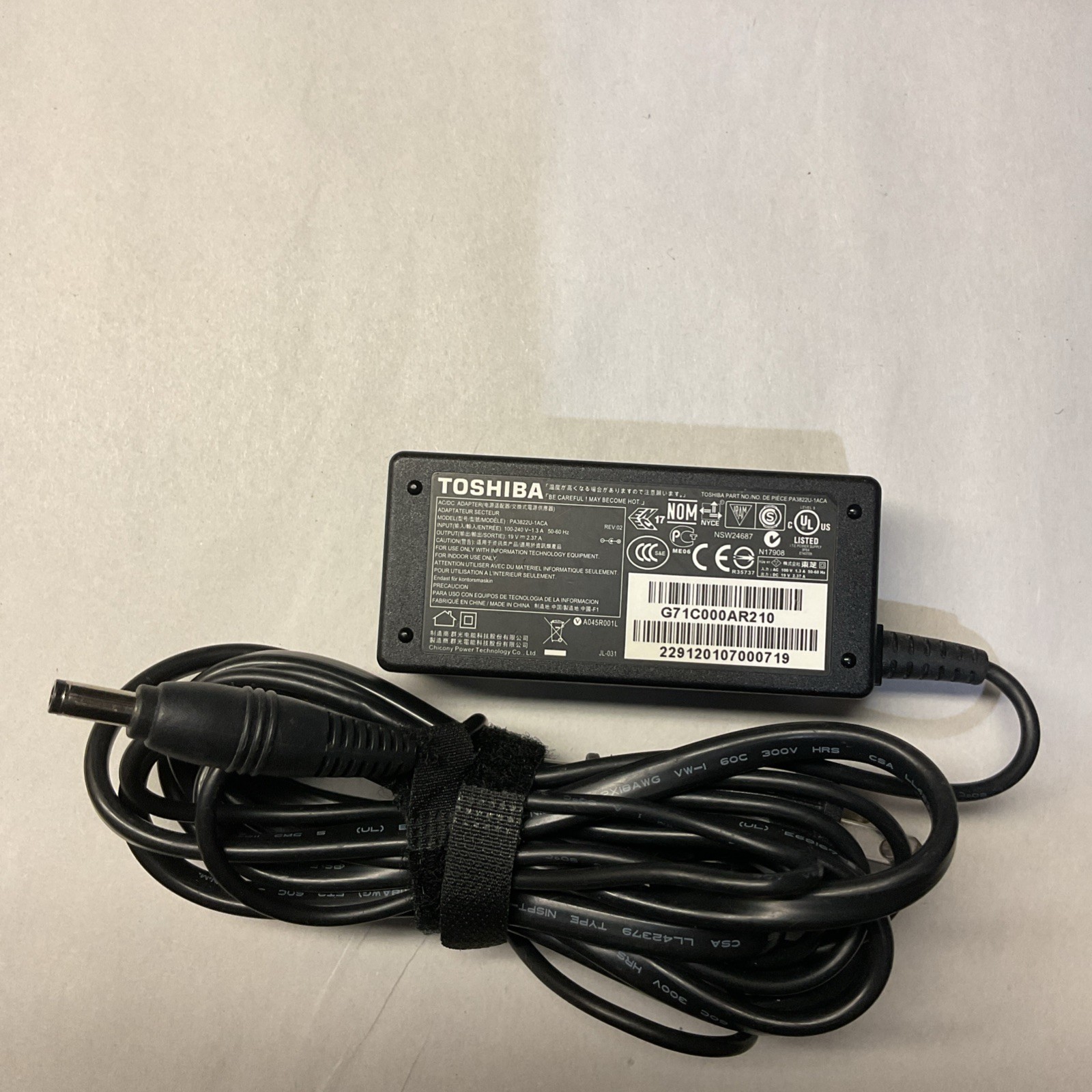 TOSHIBA PA3822U-02 19V 2.37A 45W Genuine Original AC Power Adapter Charger