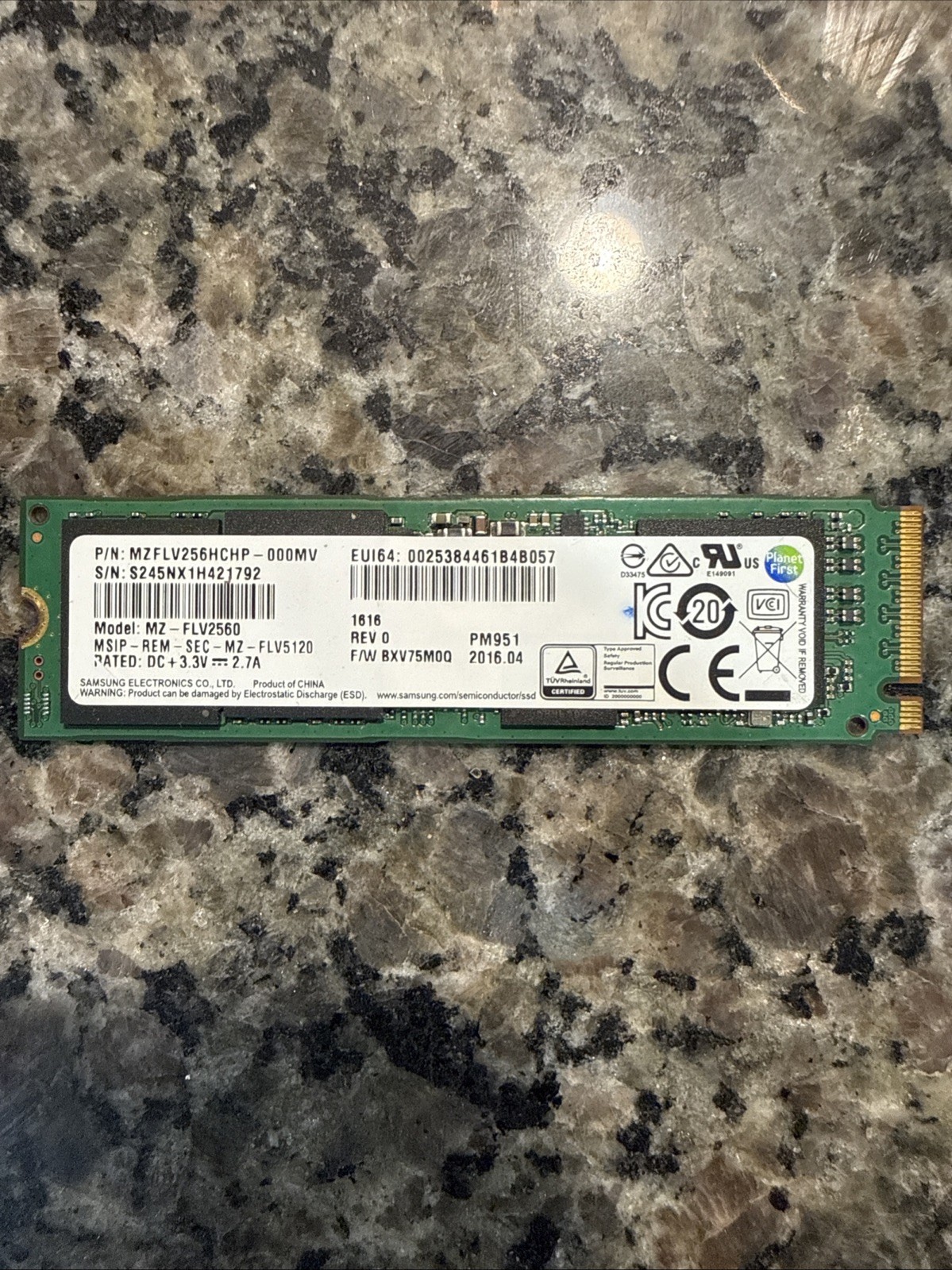 Samsung 256GB M.2 PCIE PM951 NVMe SSD MZ-VLV256D MZVLV256HCHP-000D1 Grade A
