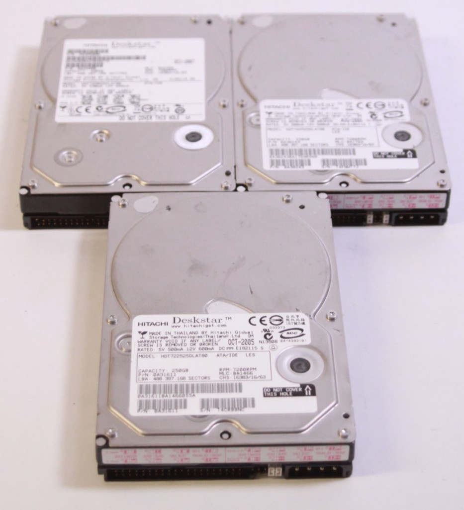 Lot of 3 Hitachi Deskstar 250GB IDE PATA 3.5 Hard Drives HDT722525DLAT80 READ