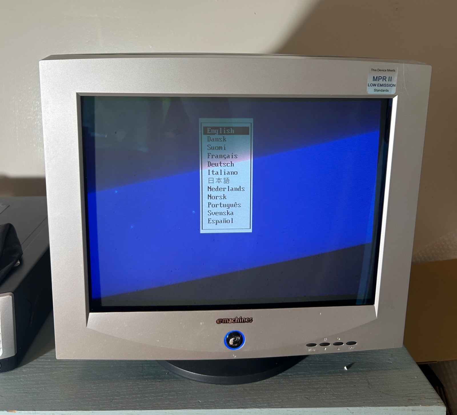 Vintage eMachines 786N eView 17f3 17" CRT Flatscreen Monitor Retro Gaming TESTED