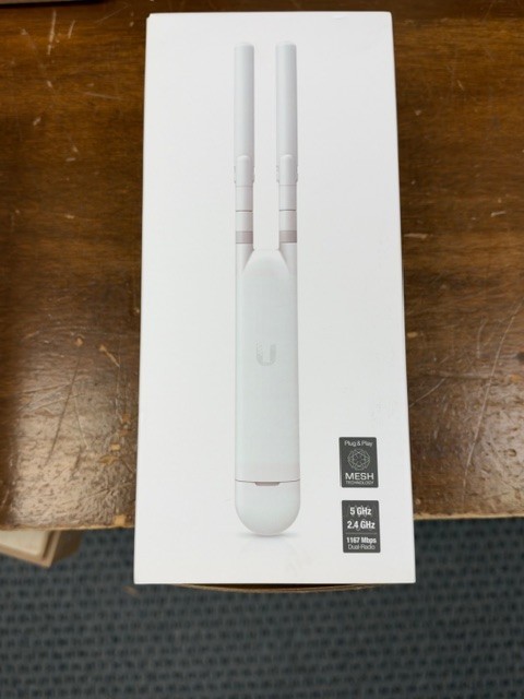 Ubiquiti Networks UniFi AC Mesh UAP-AC-M Dual-Band Outdoor. 5GHZ powered 802.3af