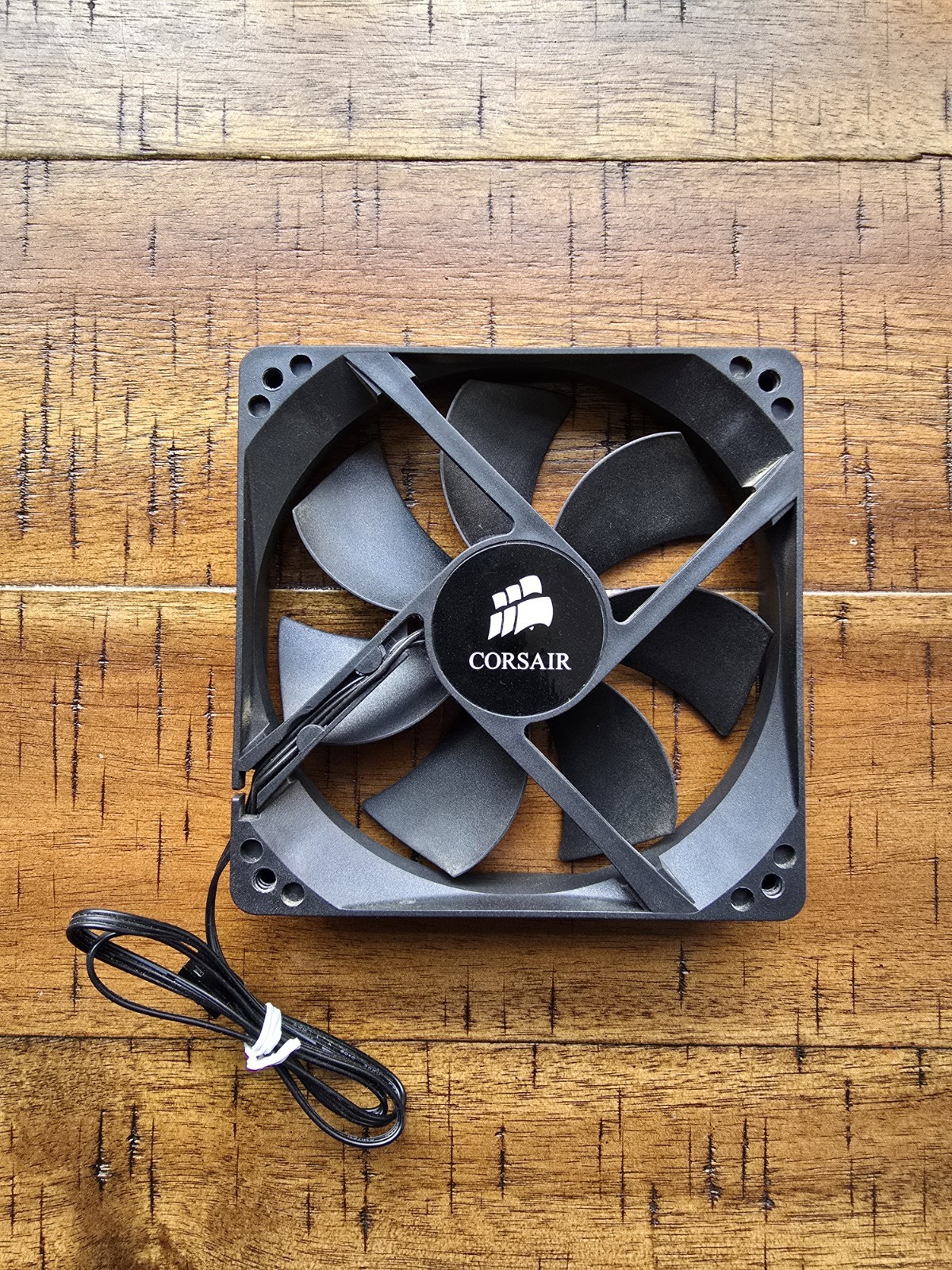 Corsair ( A1225M12S ) - 120mm Black Computer Case Fan