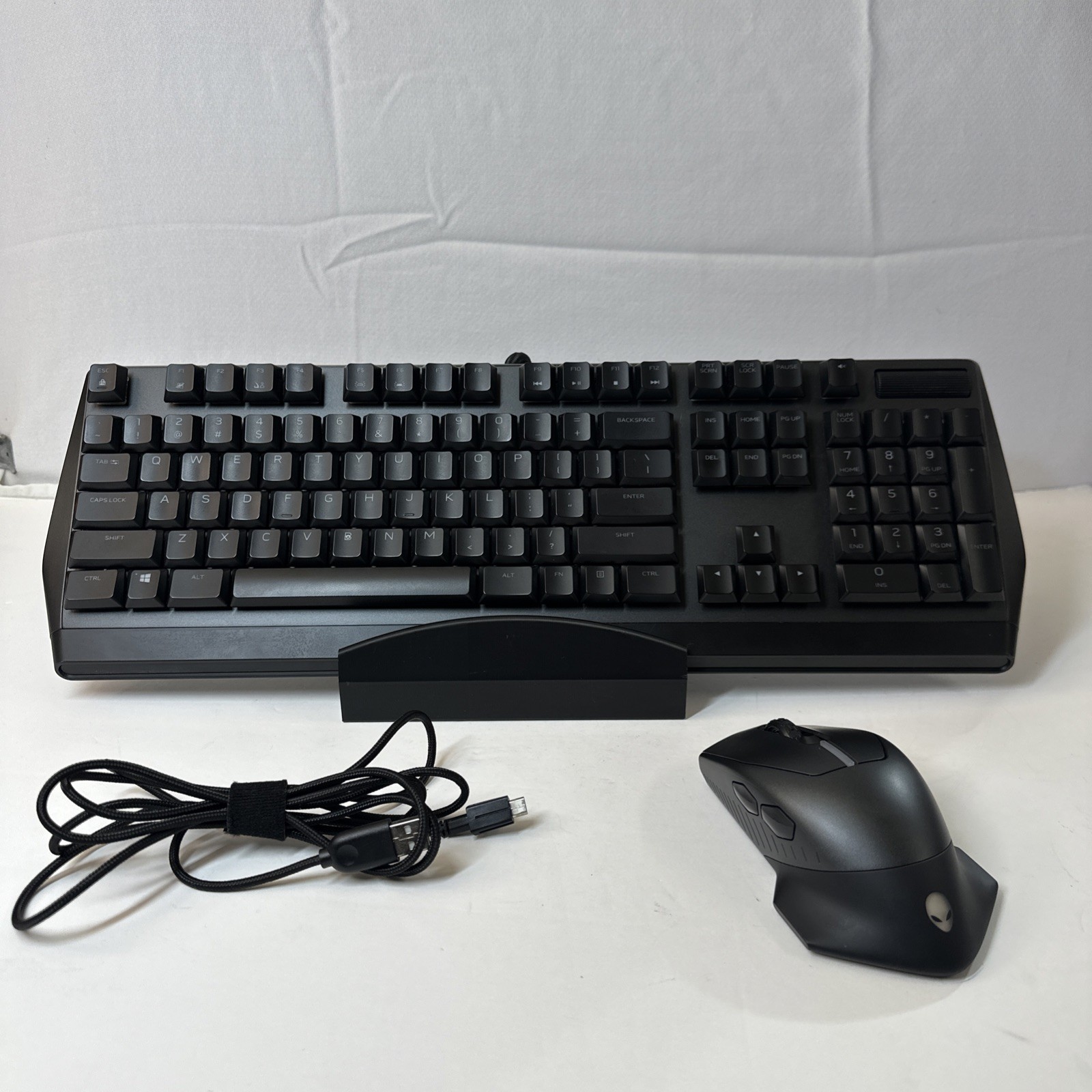 Alienware Low Profile RGB Mechanical Gaming Keyboard W/mouse - Dark Side Moon