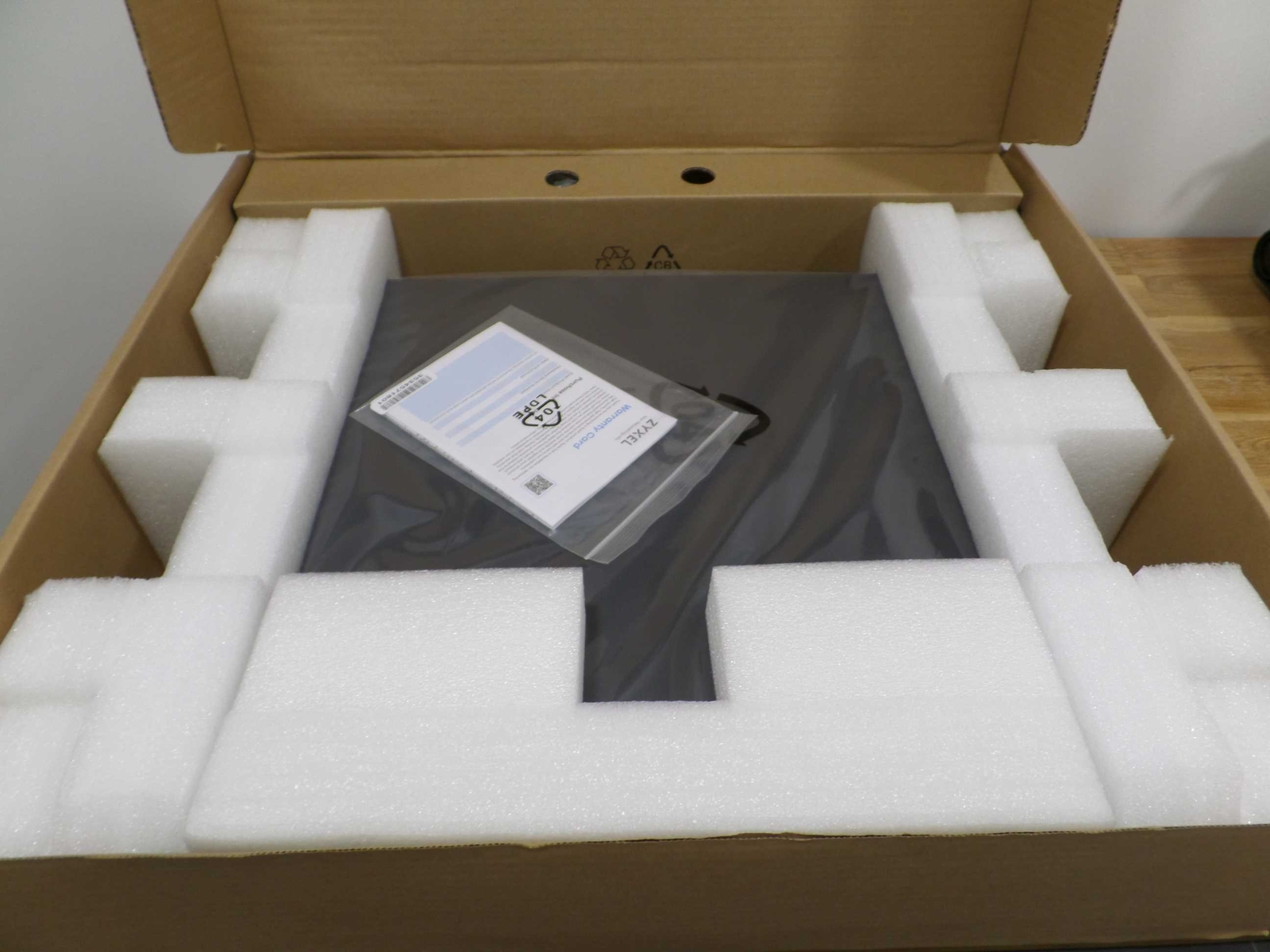 ZyXEL XGS4600-52F Network Switch 52 Port "New & Original Packaging"