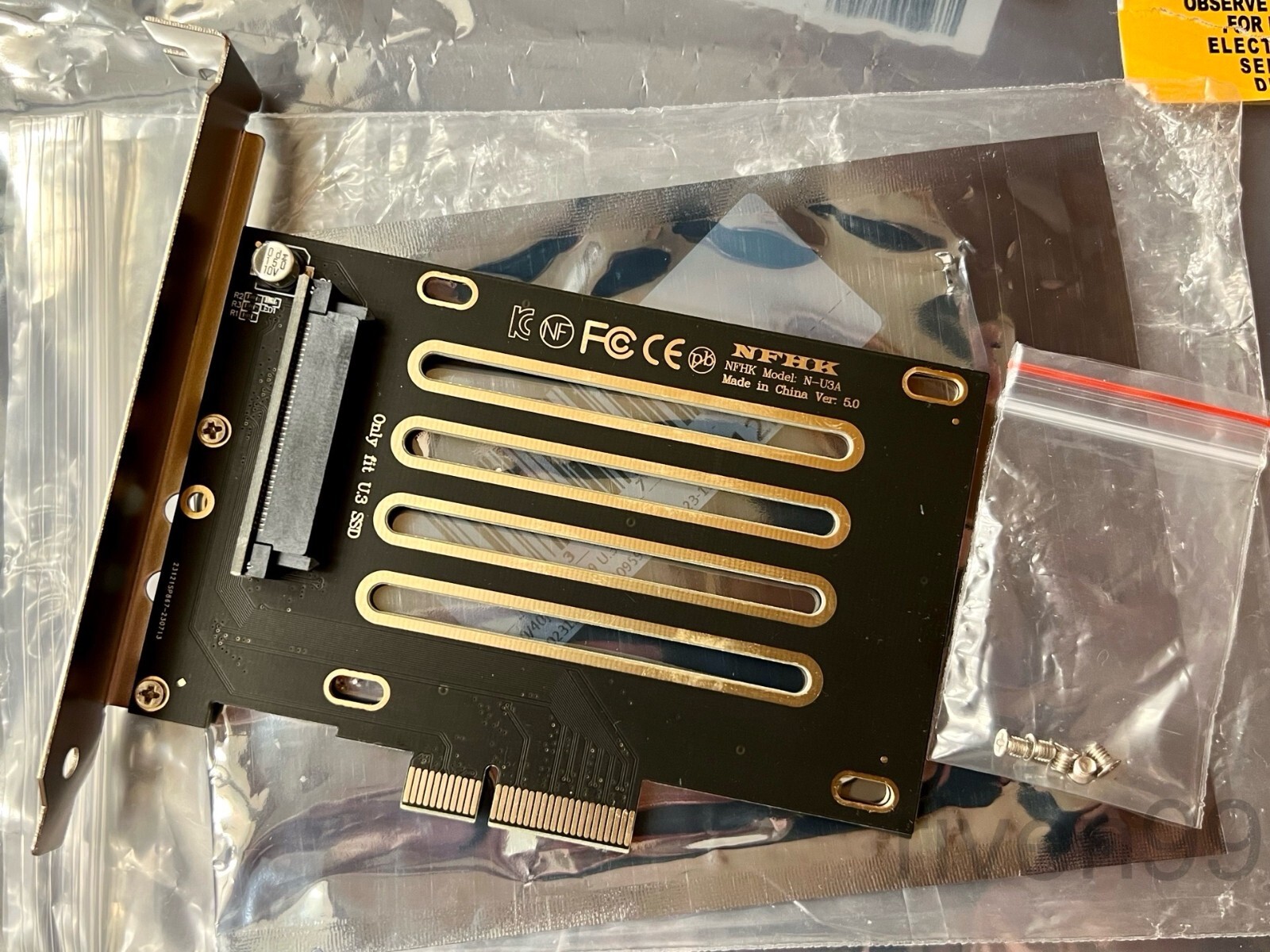 NEW NFHK U.3 NVMe 2.5" PCIe 4.0 x4 Full Height Adapter Card, SFF-8639, Gen4