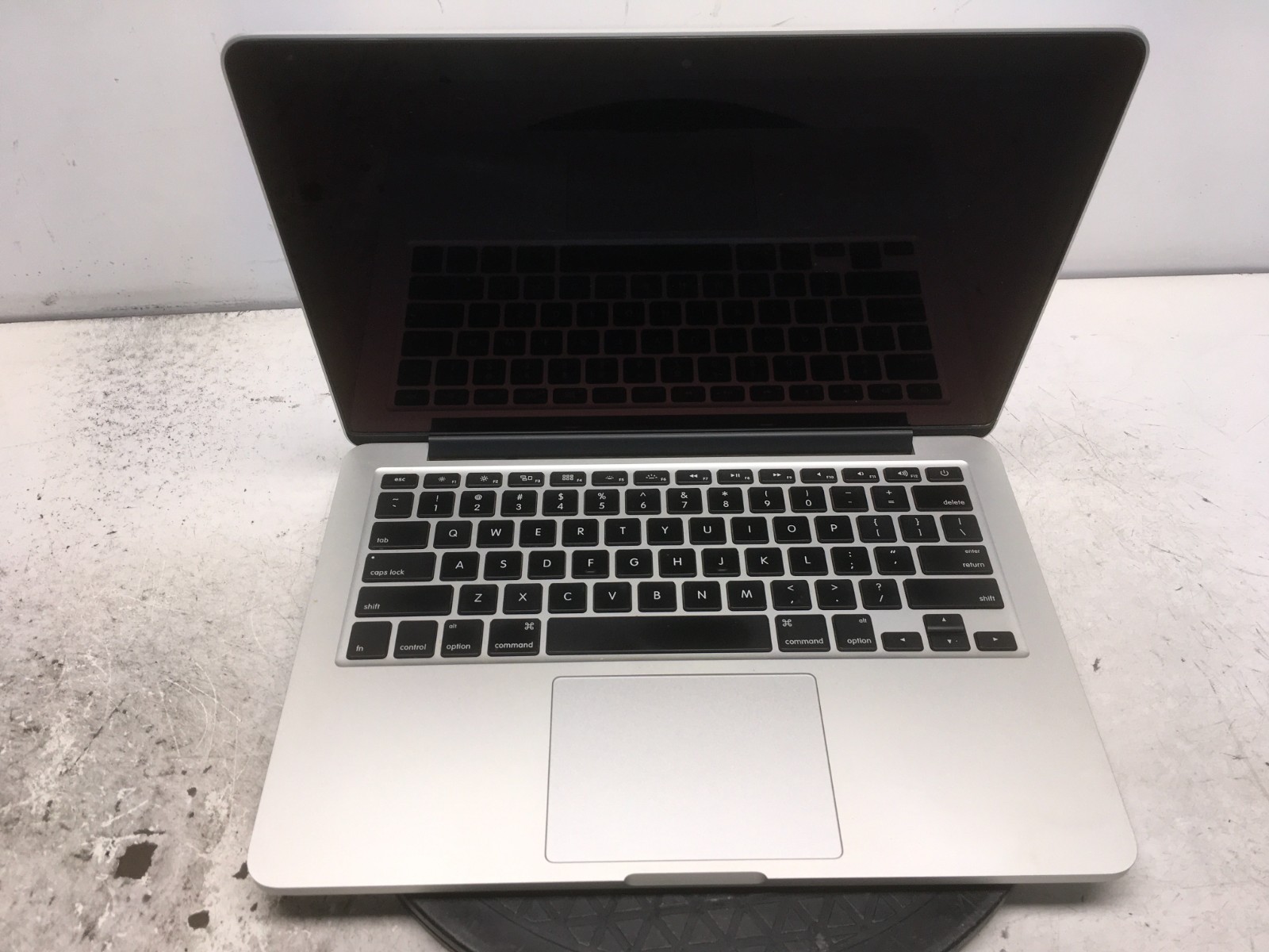 Apple MacBook Pro A1502 Intel i5-5287U 2.9GHz 8 GB NO HDD No Batt