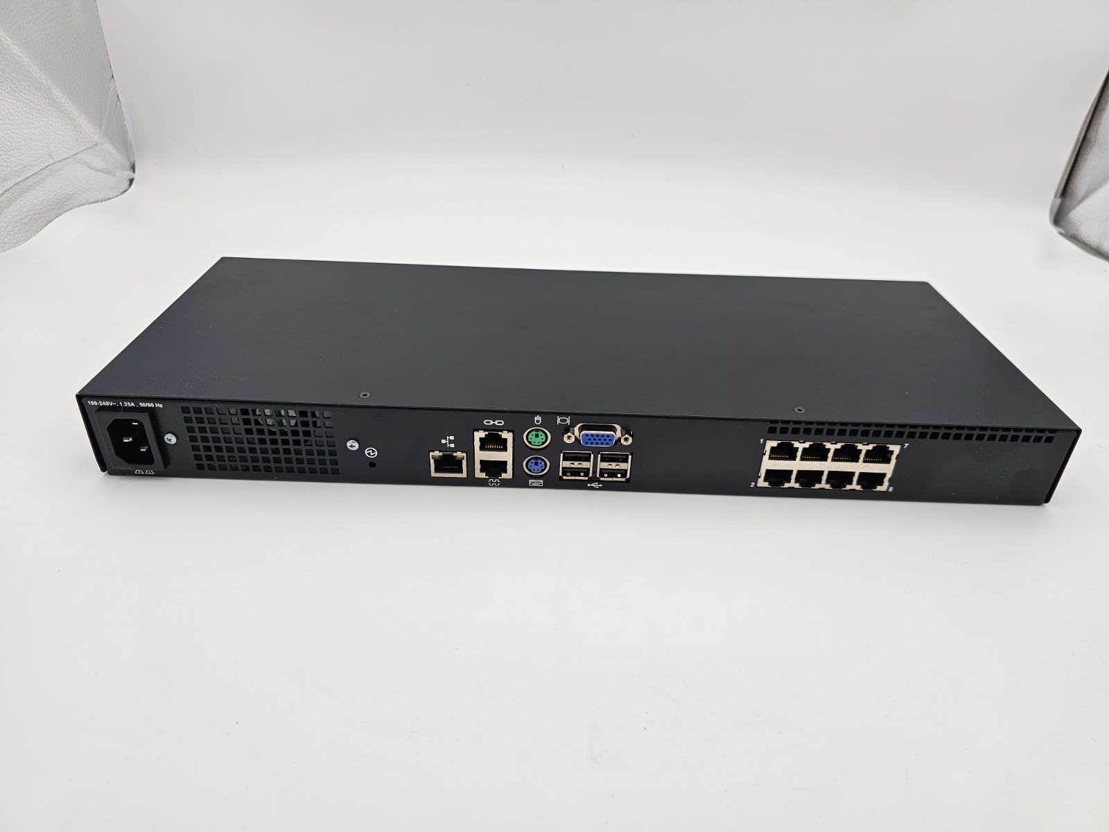 IBM 69Y6015 8-Port KVM Console Switch 1754-HC3 69Y6010 520-841-504