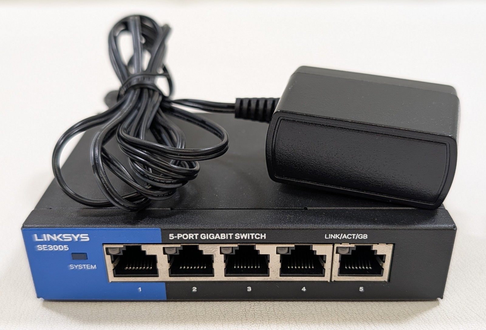 Linksys SE3005 5-Port Gigabit Ethernet Switch with Power AC