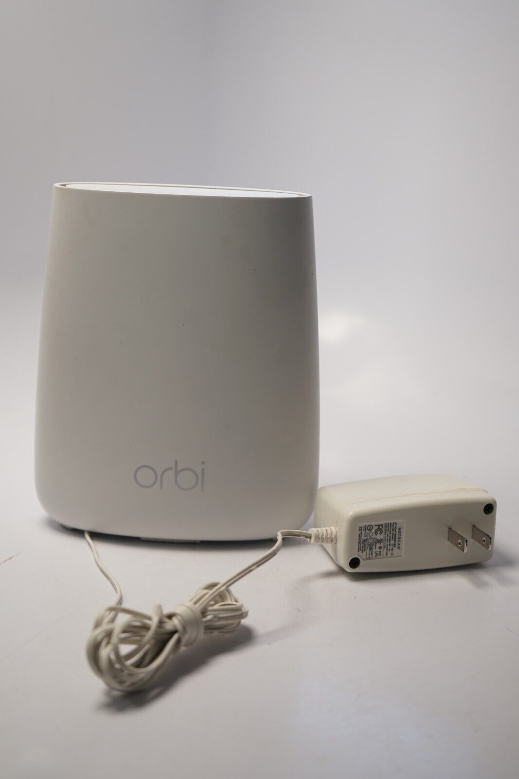 NETGEAR Orbi RBS20 AC2200 Tri-Band Wi-Fi Coverage Whole Home Satellite w/Power