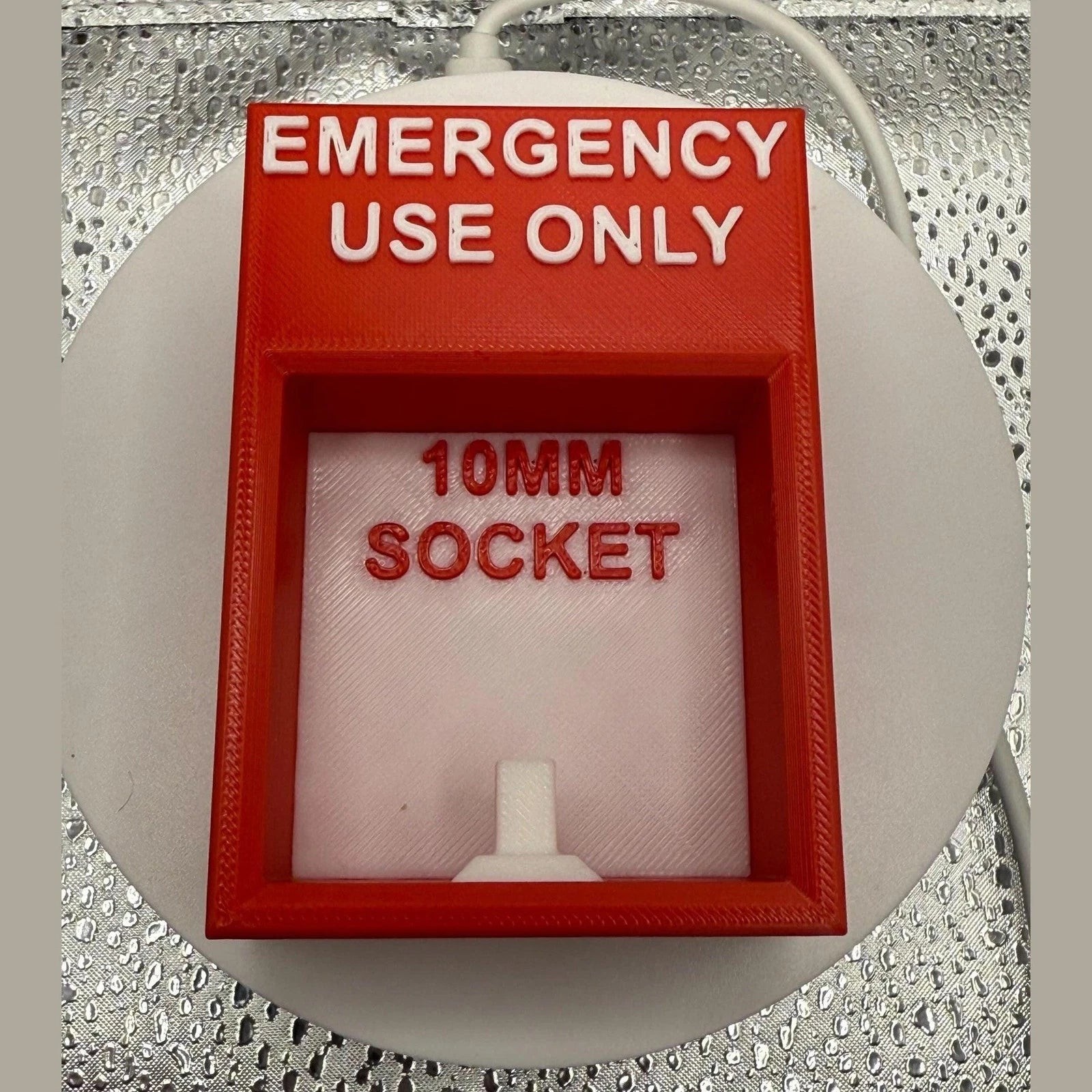 3D Printed Emergency 10 mm Socket Holder - No need to fret