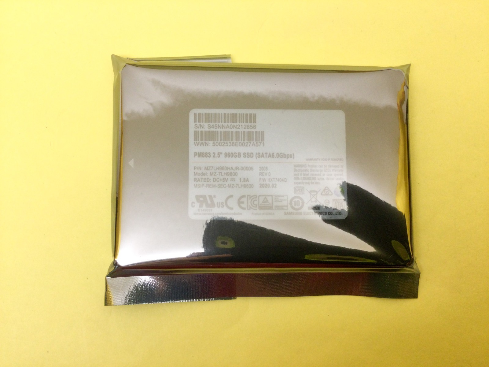 MZ-7LH9600 Samsung PM883 960GB SATA 6Gbps 2.5" SSD MZ7LH960HAJR New