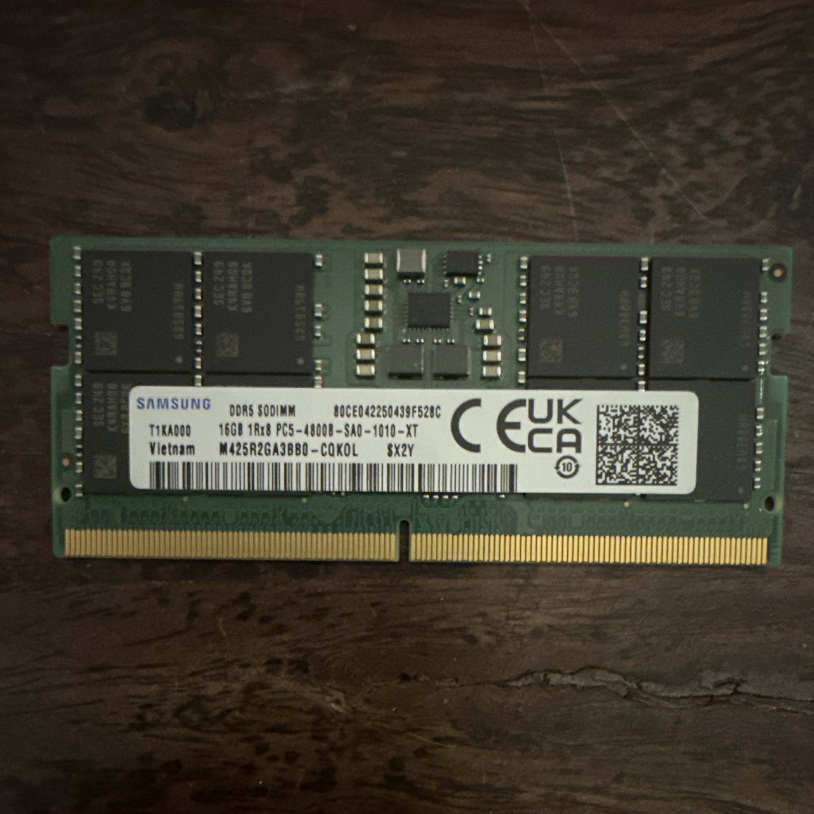 Samsung 16GB DDR5 SO-DIMM 262-Pin PC5-4800B Non-ECC RAM M425R2GA3BB0