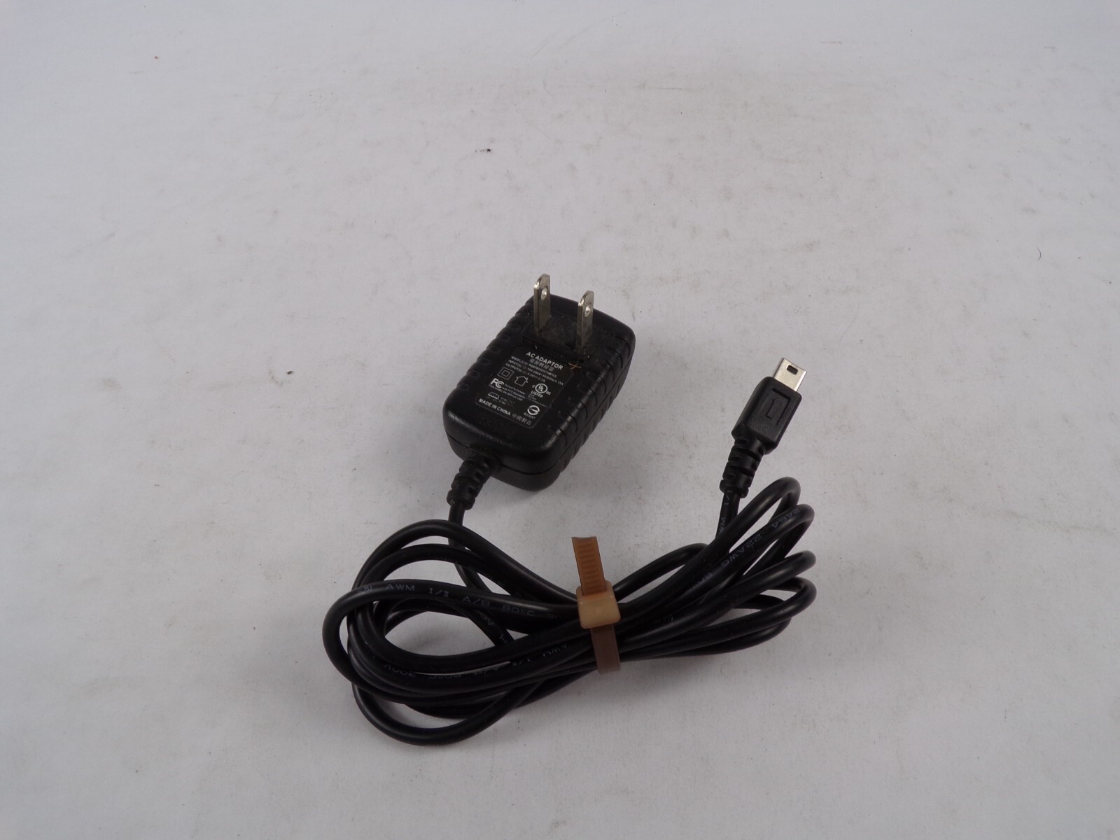 Geniune AC Adapter TAD077JBE Output 5 V  1 A Power Supply Adapter A56