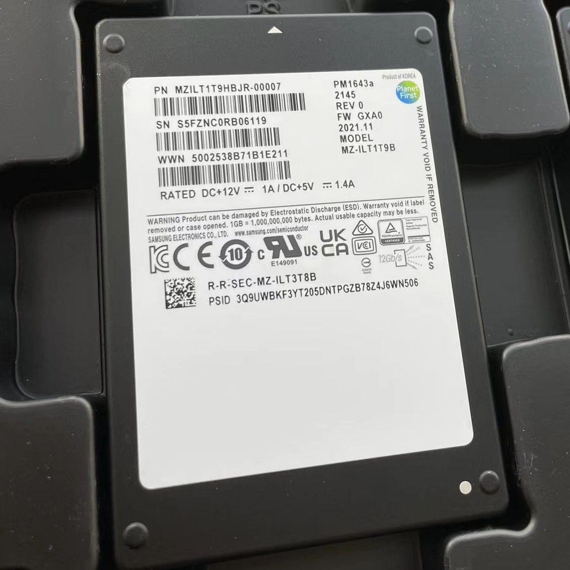 Samsung 1.92TB SSD PM1643a 2.5" SAS MZILT1T9HBJR-00007 MZ-ILT1T9B 12GB 1920GB