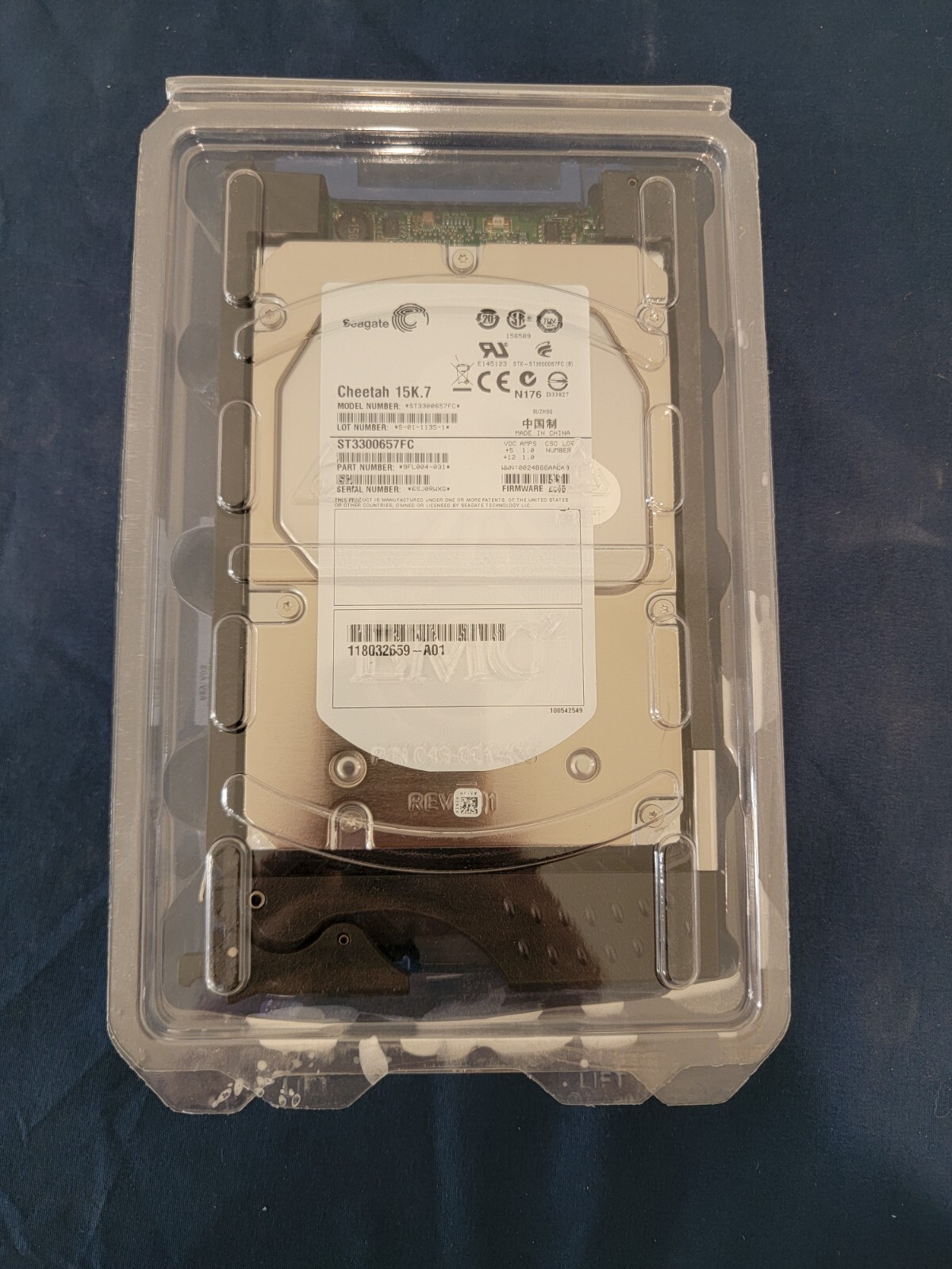 SEAGATE Cheetah 15K.7 ST3300657FC 300 GB 15000 RPM HDD w/ Tray - NEW