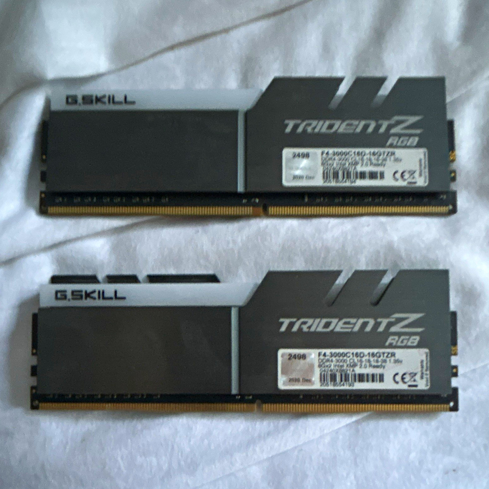 G.SKILL Trident Z RGB 16GB (2x8GB) DDR4-3000 DIMM RAM F4-3000C16D-16GTZR