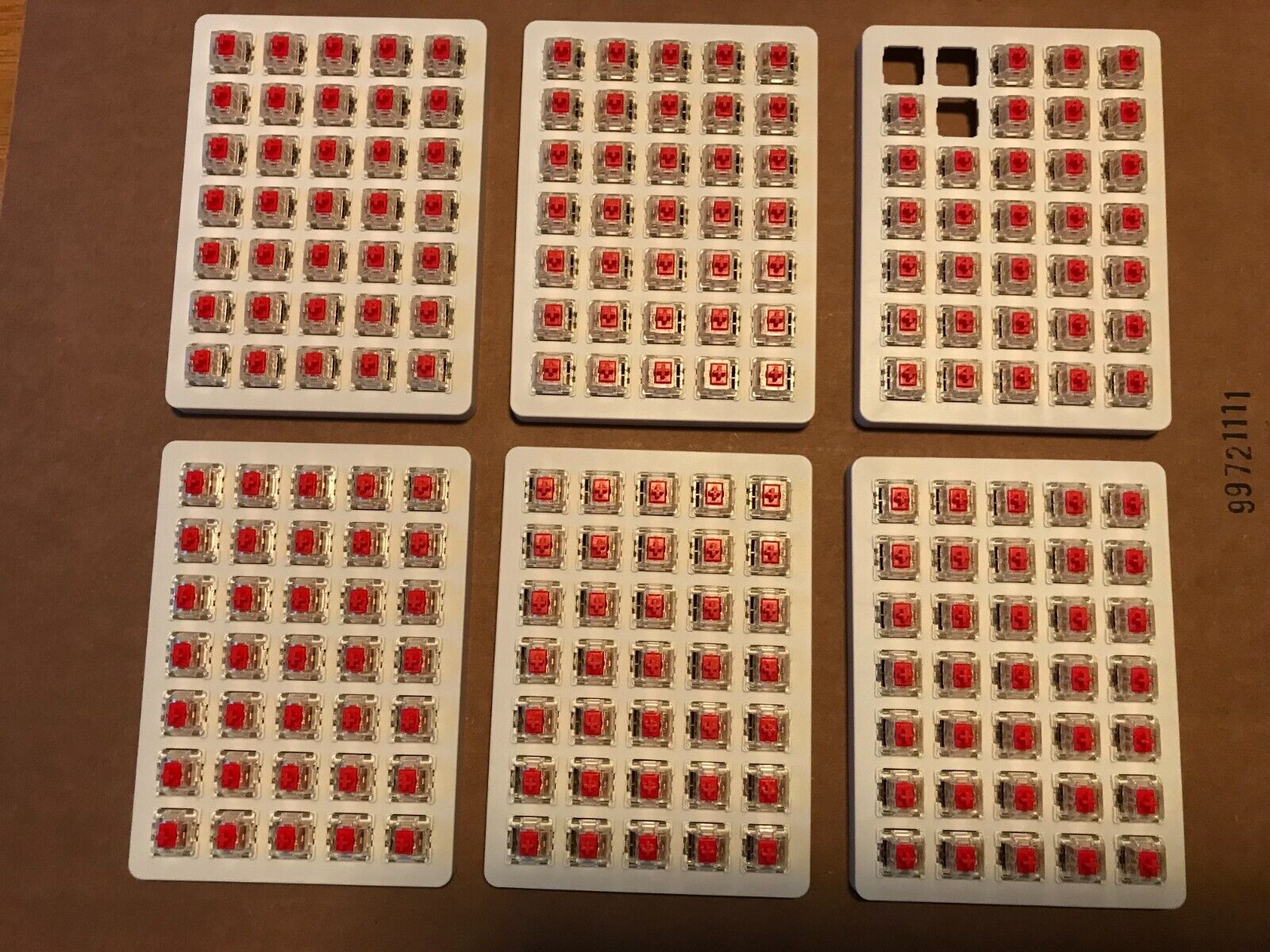 Lot Of 207 Gateron G Pro Red Mechanical Key Switches 3 Pin with Trays New Pulls