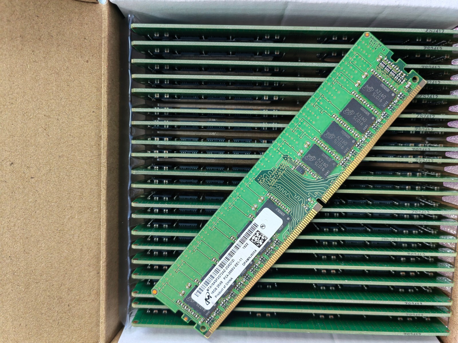 Micron 16GB DDR4 2666 ECC UDIMM RAM 2Rx8 PC4-21300 MTA18ASF2G72AZ-2G6D1 288pin