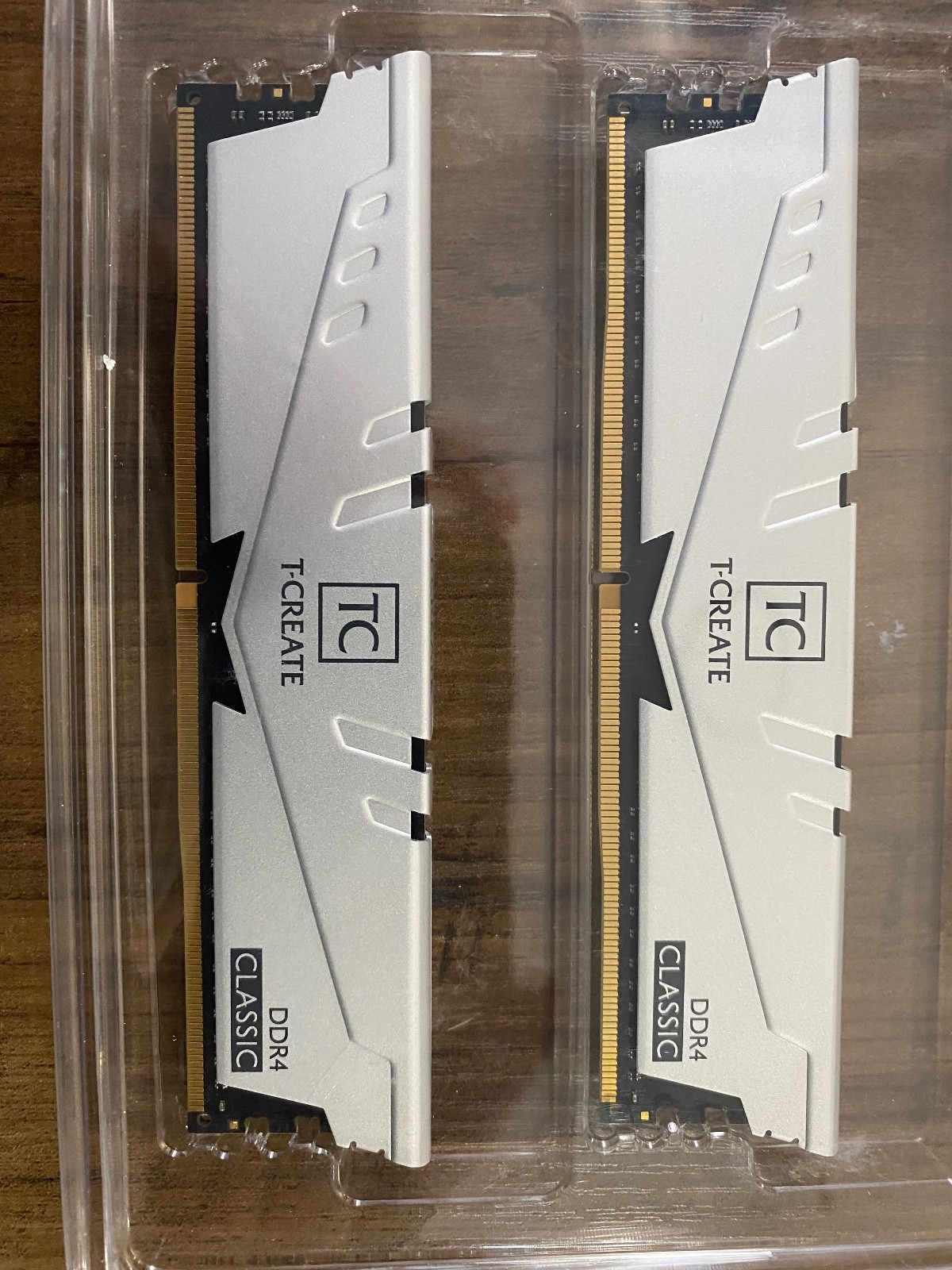 TeamGroup T-Create Classic 16GB (2x8GB) RAM DDR4 3200MHz TTCCD48G3200HC22BK RAM