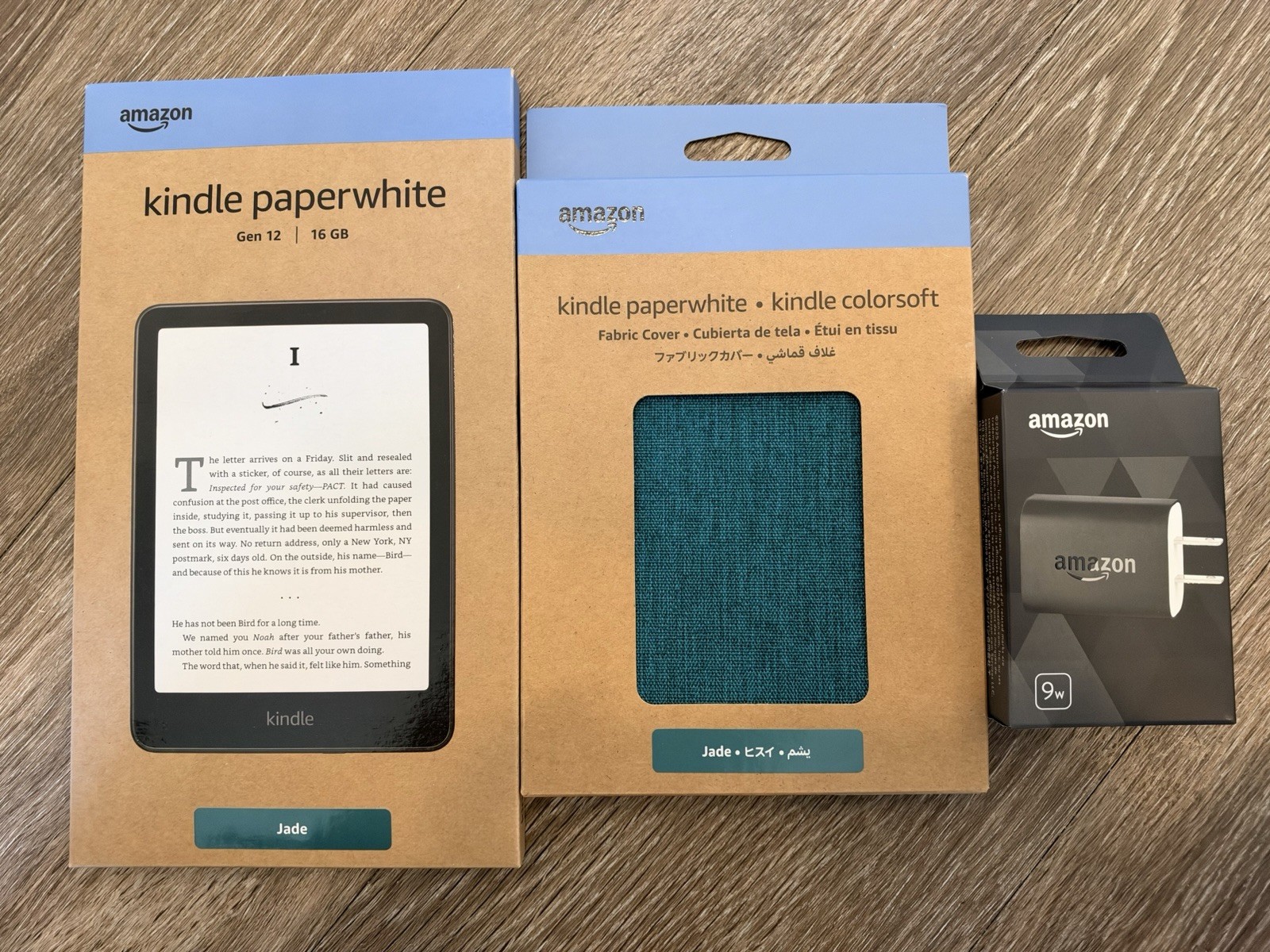 NEW Jade Kindle Paperwhite 12th Generation 16 GB Charger / Matching Case Bundle