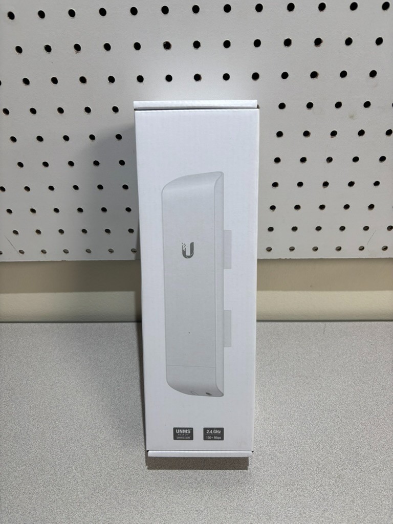 Ubiquiti Networks NanoStation M2 2.4 GHz Antenna (NSM2) Brand New Sealed