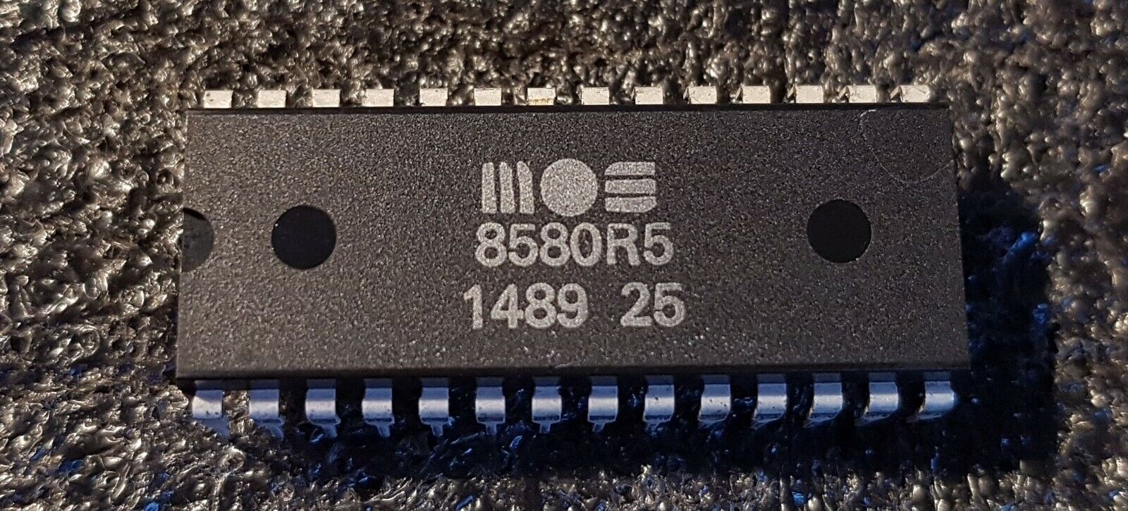 MOS 8580R5 SID Chip, for Commodore 64, Genuine part, Tested & working. ExRare