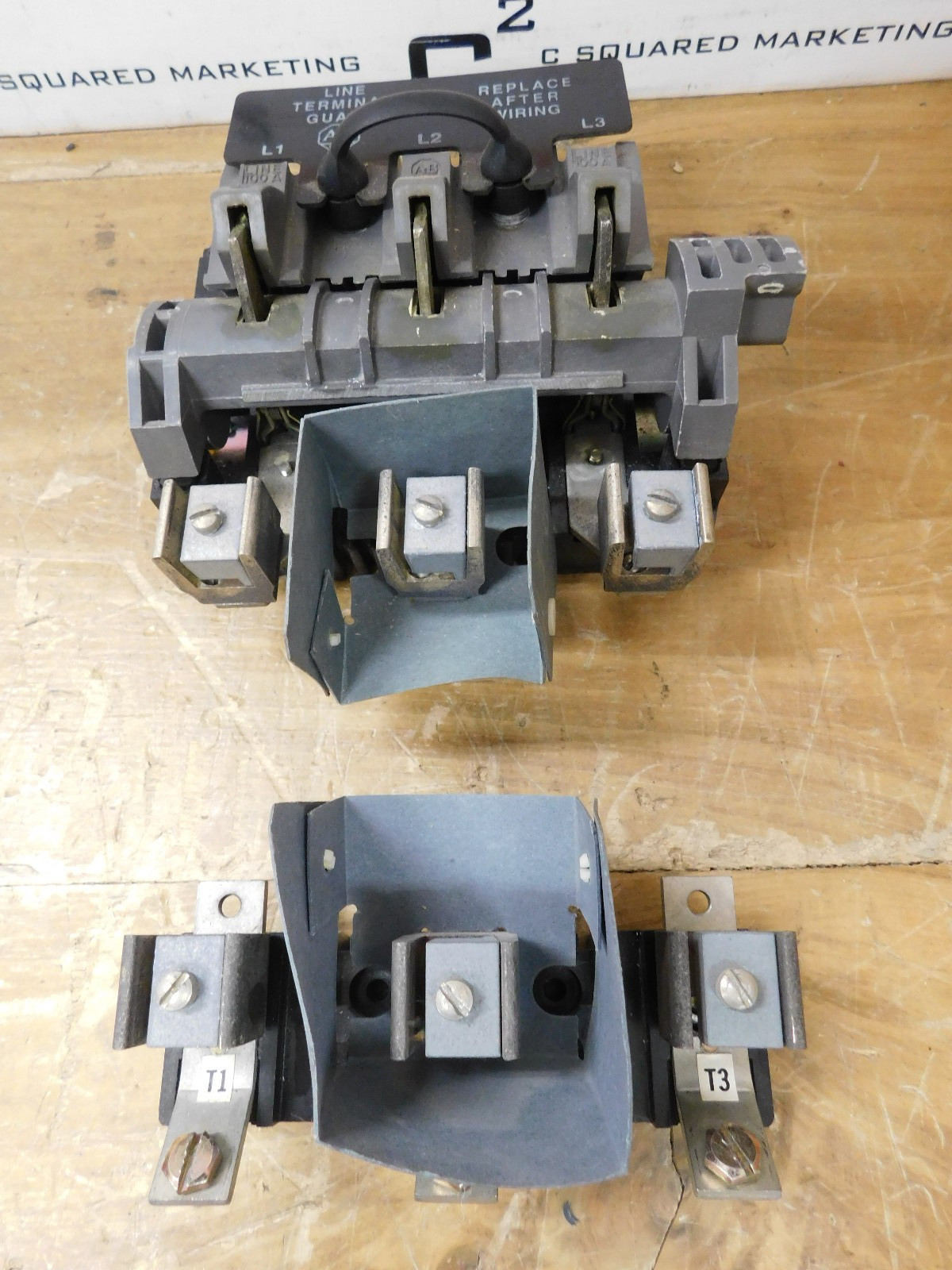 Allen Bradley 40116-465-01 100 Amp Fusible Disconnect used CSQ