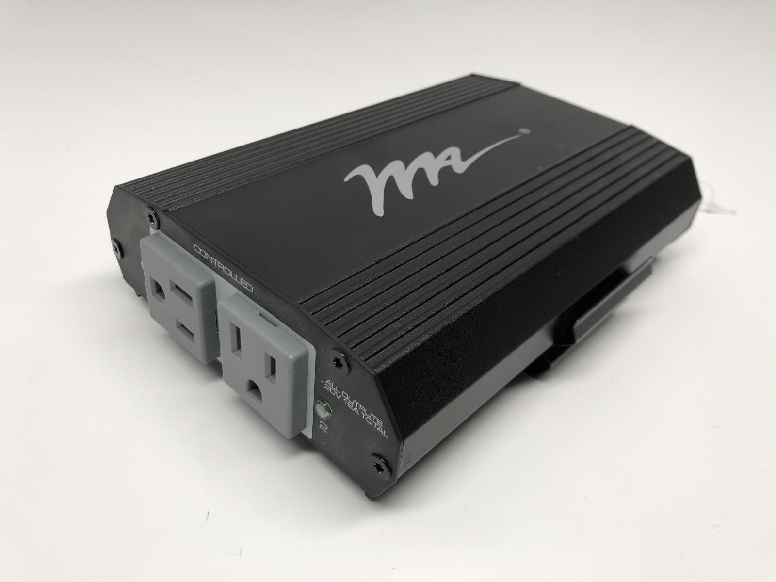 Middle Atlantic RLNK-215 2-Outlet 12A, IP Controlled Power - VGC 2