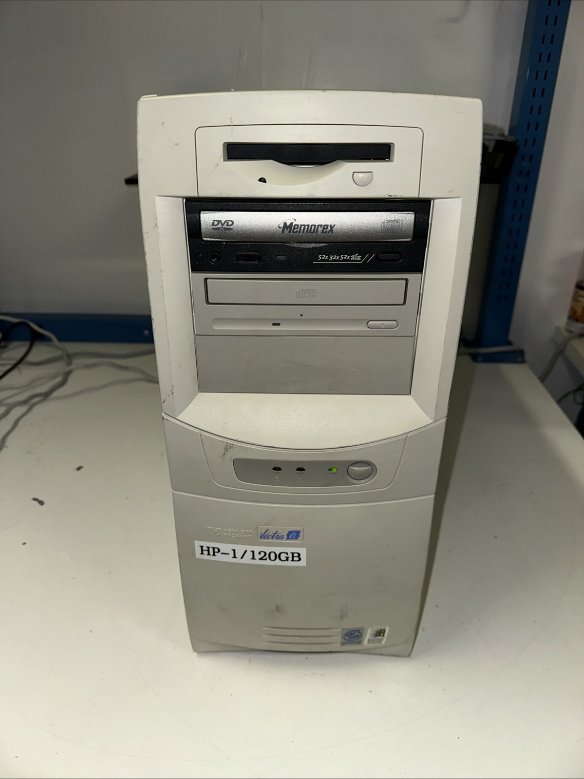 HP Vectra VLi8 Intel Pentium III 600MHz 320MB 120GB HDD Powers ON