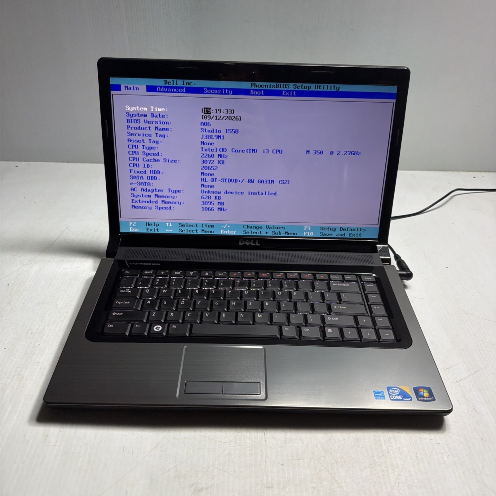 Dell Studio 1558 15" Laptop i3-M350 4gb Ram No Drives Boots Bios
