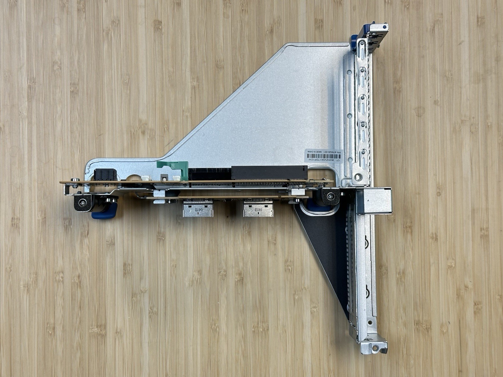 HPE 2U Gen10 Tertiary Riser Cage+Secondary x8/x16/x8 Riser+2-Port 4 NVME Riser