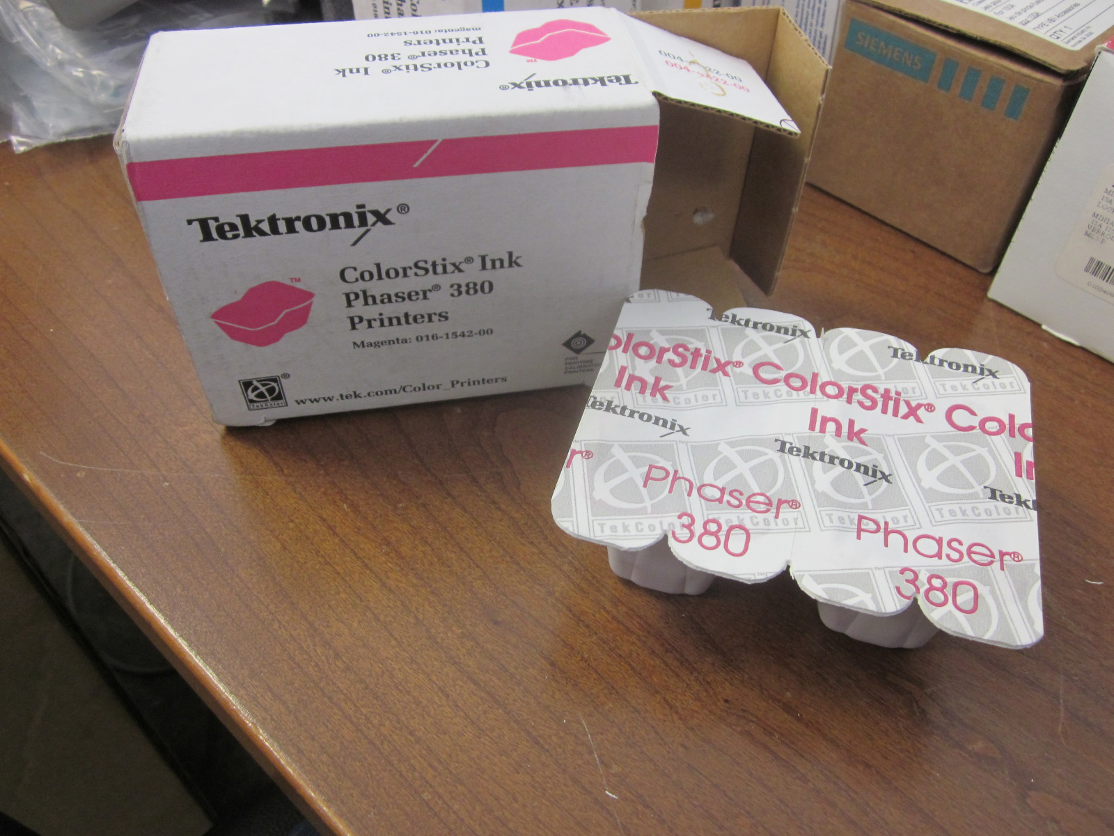 Tektronix ColorStix Ink # 016-1542-00 MAGENTA ***2 PER BOX *** (NEW)