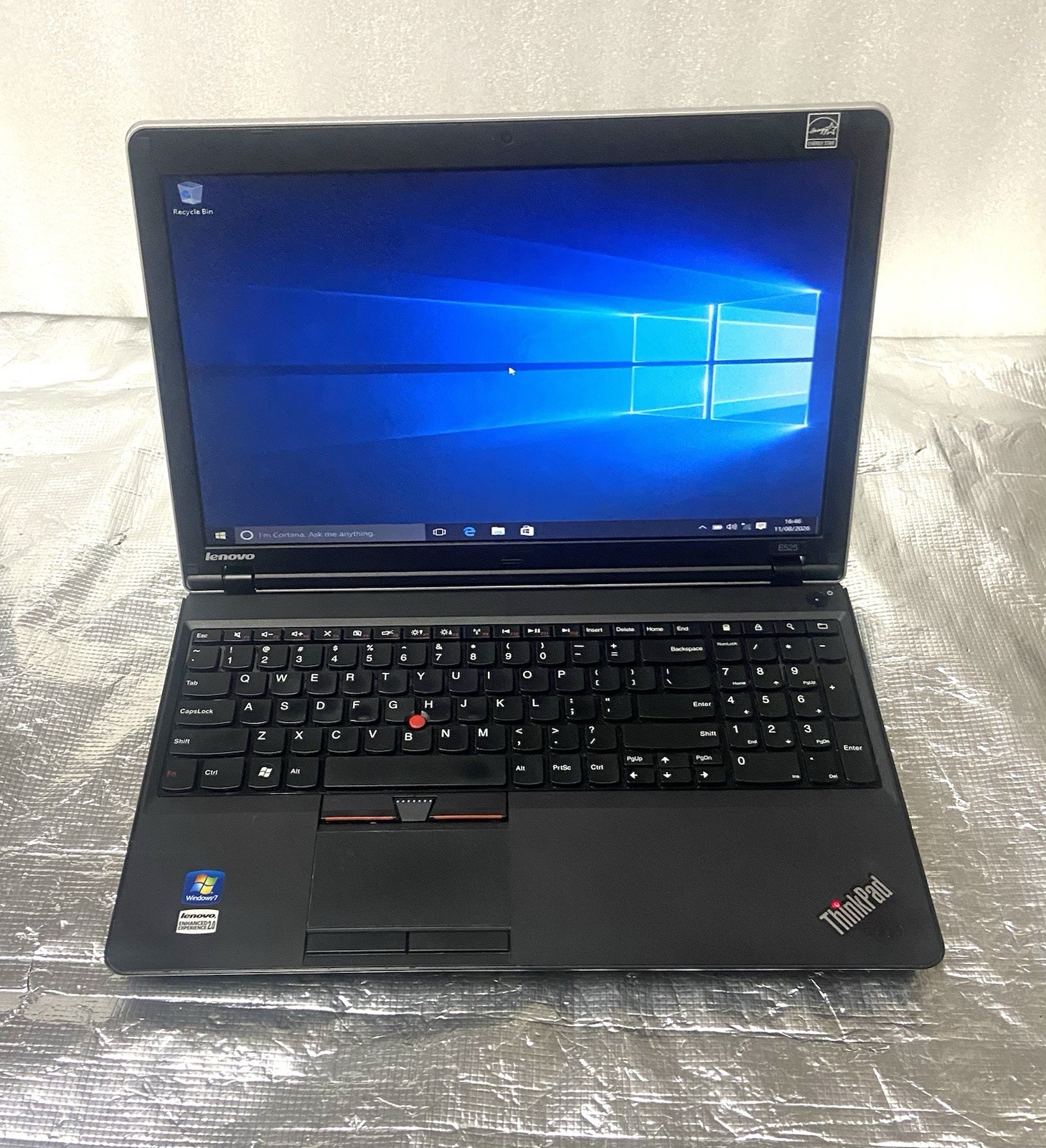 Lenovo ThinkPad Edge E525 15.6" AMD E2-3000M 4GB 297GB SSD Win 10  + Adapter