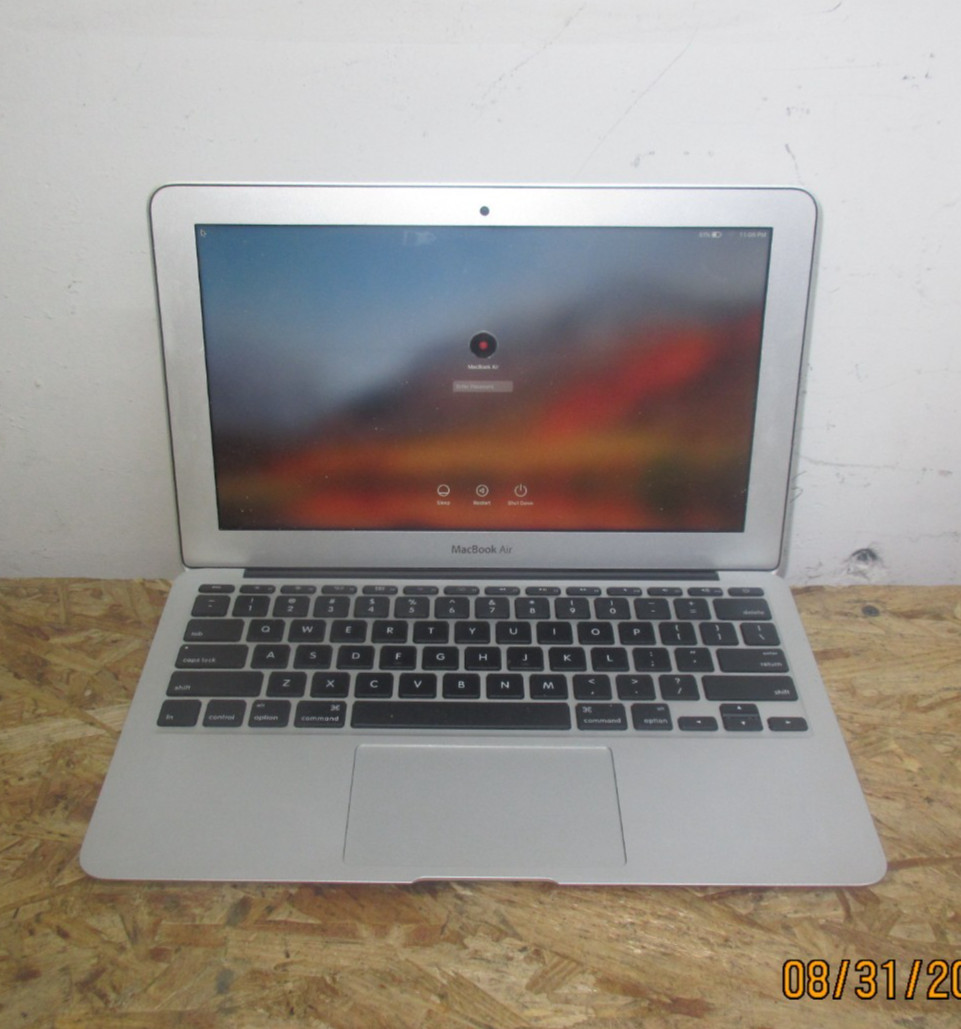 Apple Macbook Air A1465 11'' Intel i5 @ 1.4GHz 4GB RAM 128GB SSD Os High Sierra.