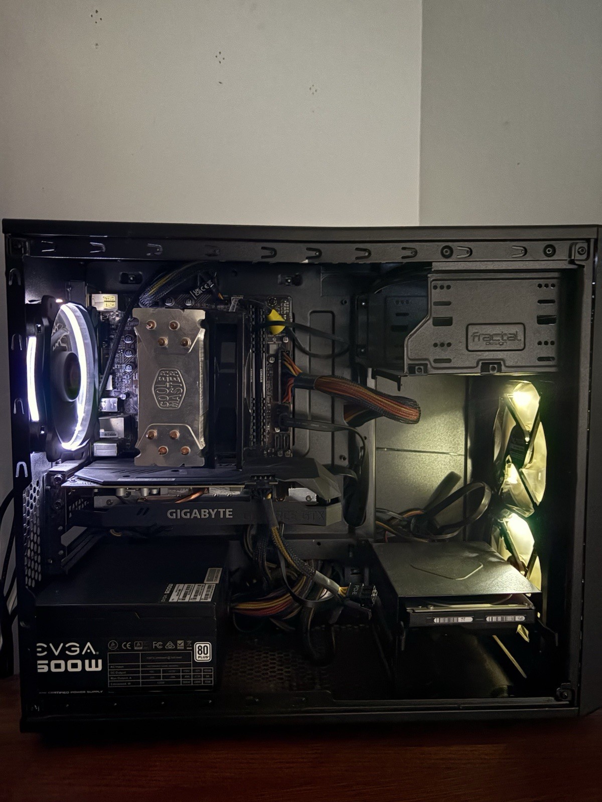 Ready to use gaming set up. Custom PC, Monitor, Headset, Mouse and Keyboard. 