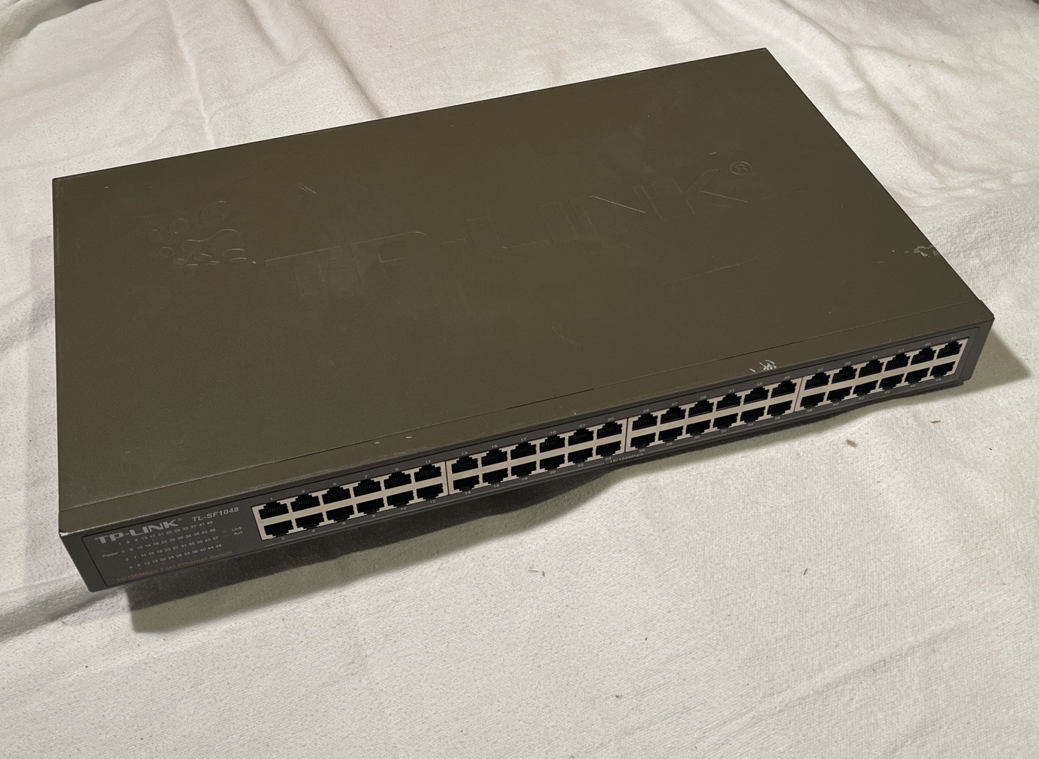 TL-SF1048 - TP-LINK - 48-port Unmanaged Fast Ethernet Rackmount Switch