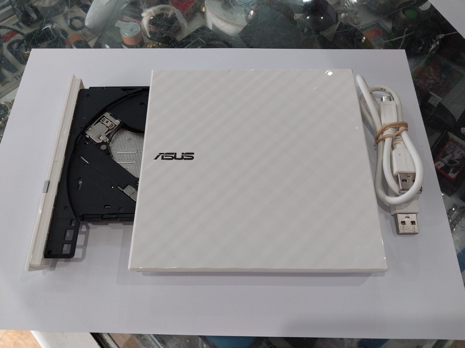 ASUS SDRW-08D2S-U Portable, External Slim DVD and CD Writer - White