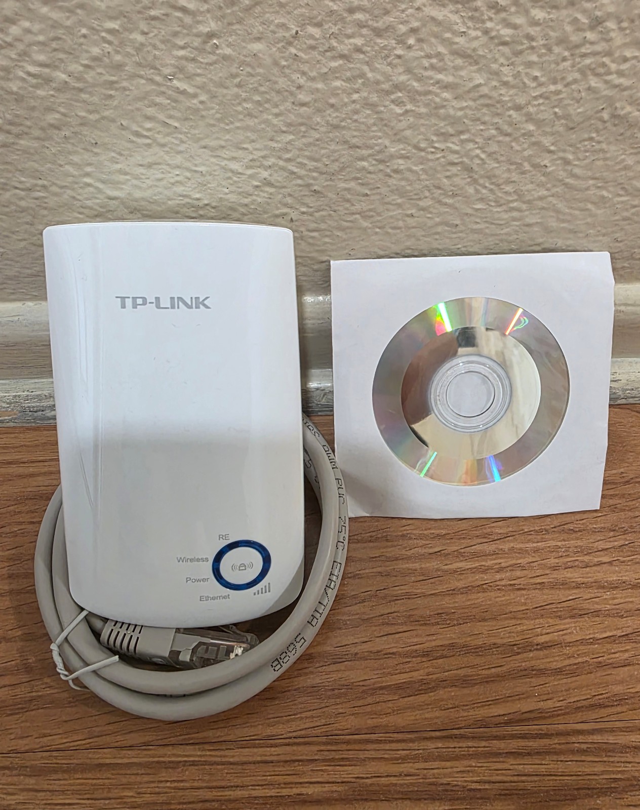 TP-Link TL-WA850RE 300Mbps Universal Wi-Fi Range Extender
