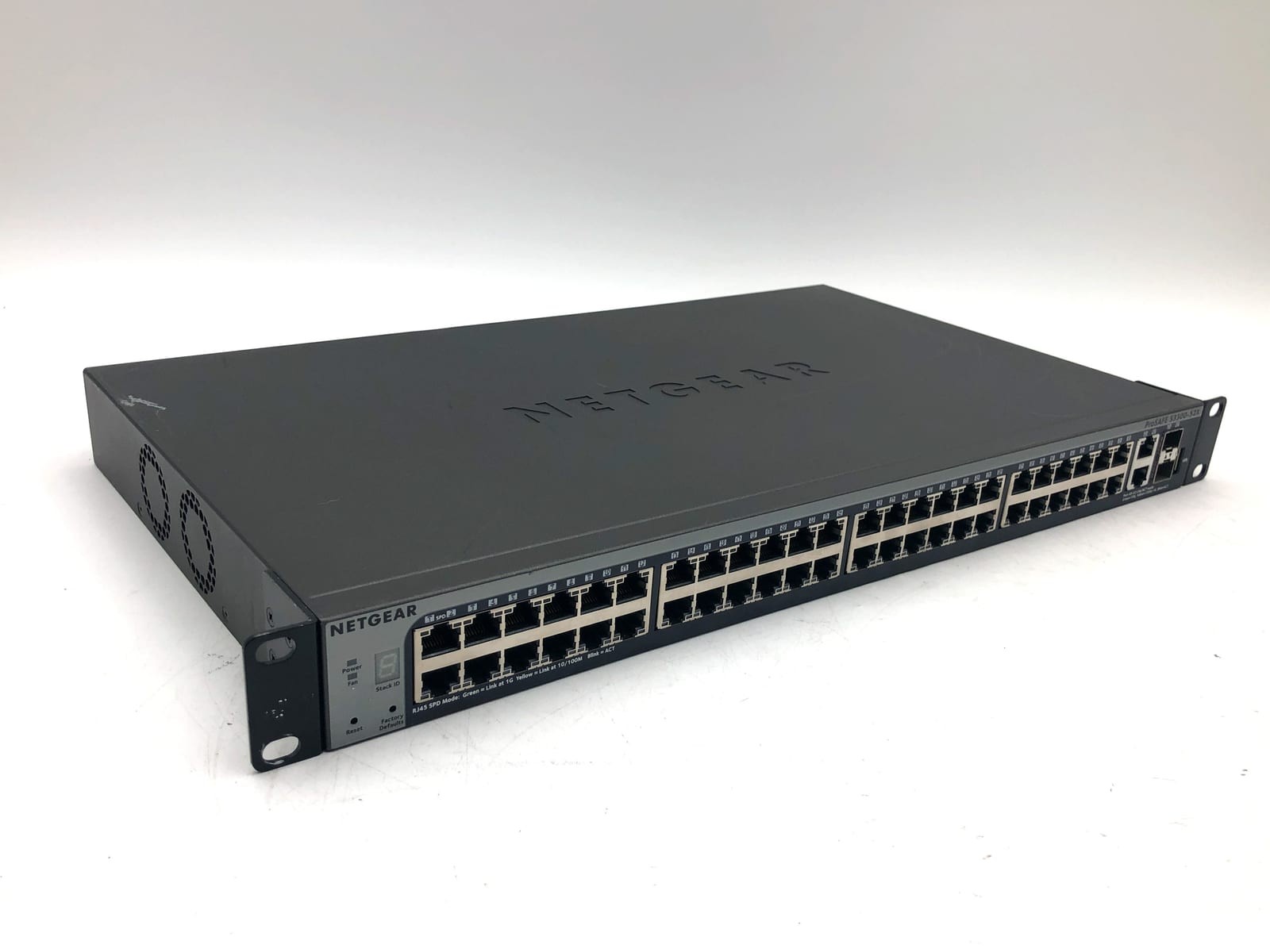Netgear ProSAFE S3300-52X GS752TX 48-Port Gigabit Smart Managed 10G Switch