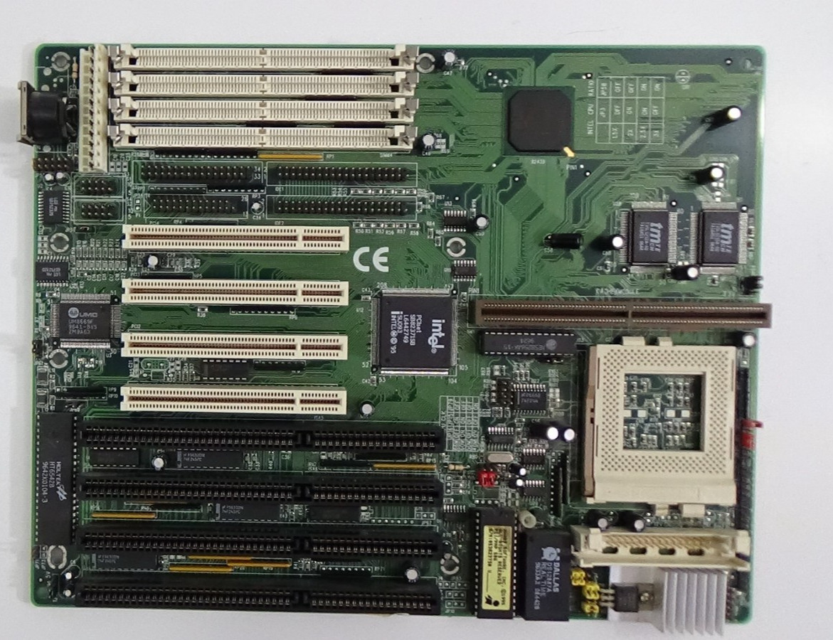 1995 Socket 7 Desktop Motherboard #980