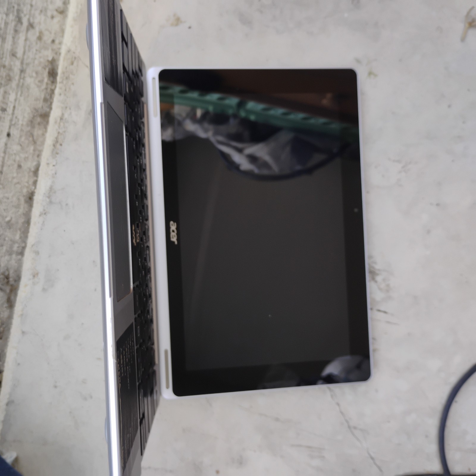 Acer Aspire SW5-012 2-in-1 Multi-Touch Laptop tablet 1.33 GHz 
