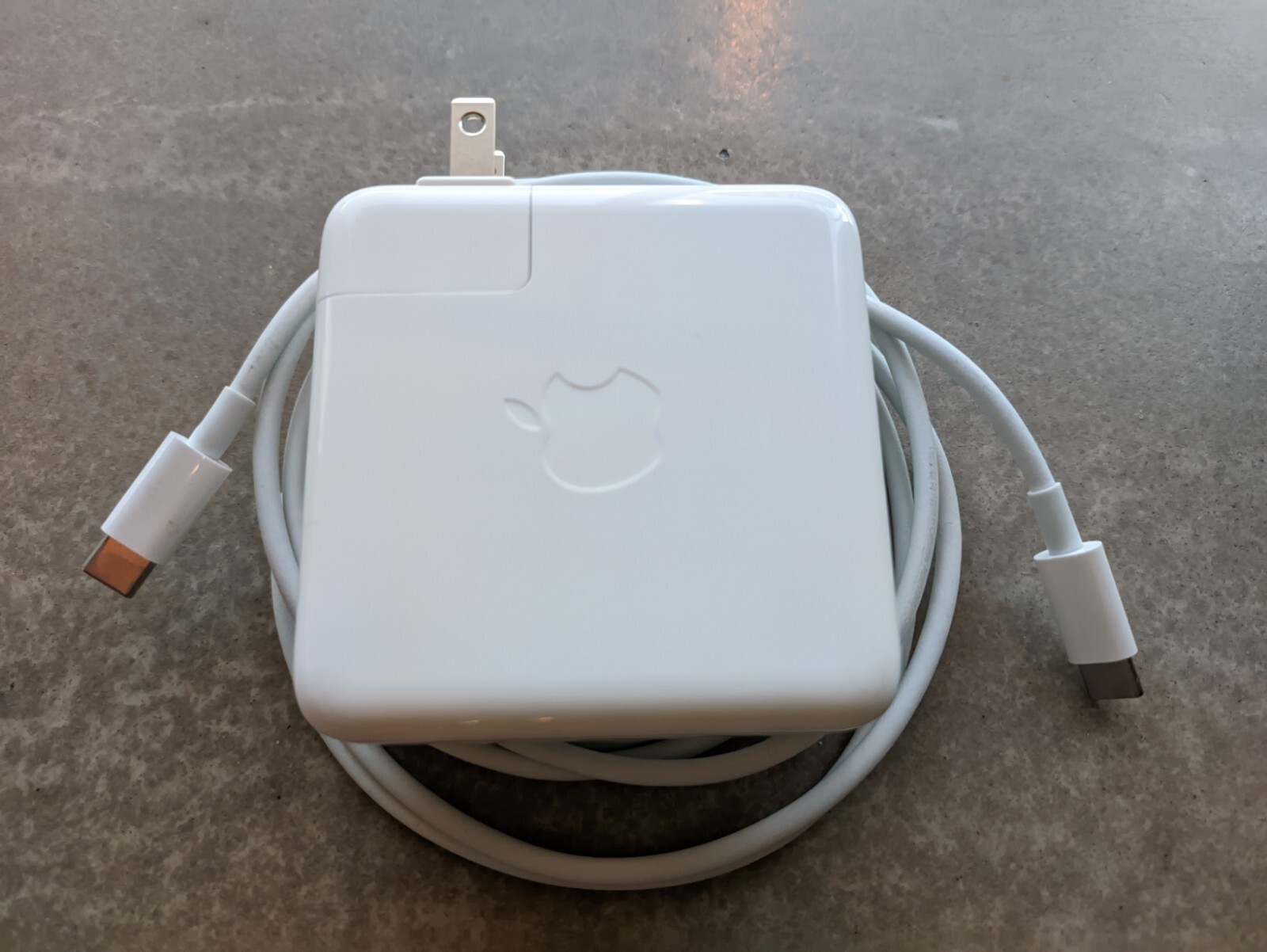 Apple (Genuine) 61W USB-C Power Adapter - New w/out box