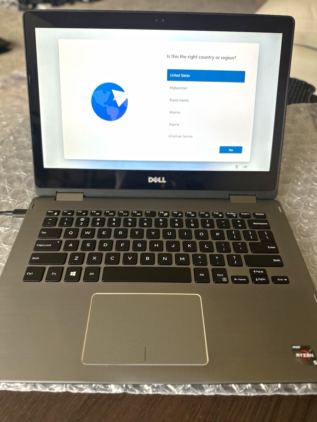 Dell Inspiron 7375 13.3" FHD Ryzen 5 2500U 8GB 256GB SSD W11 pro Charger