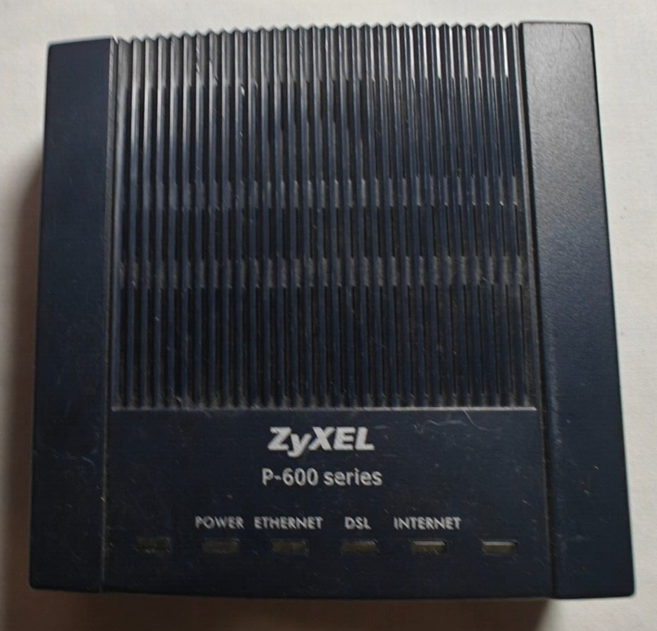 ZyXEL P-600 series P-660R-D1 DSL Modem- no power supply included