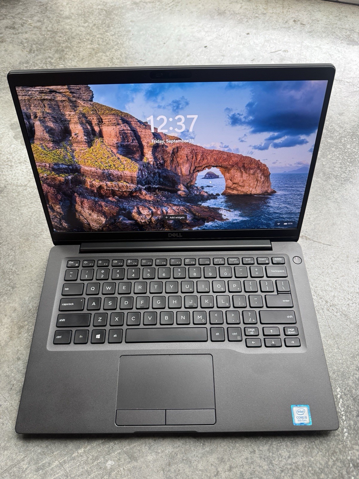 Dell Latitude 7400 14" i5-8265U. Upgraded to 16GB RAM. 256GB SSD. Windows 11 Pro