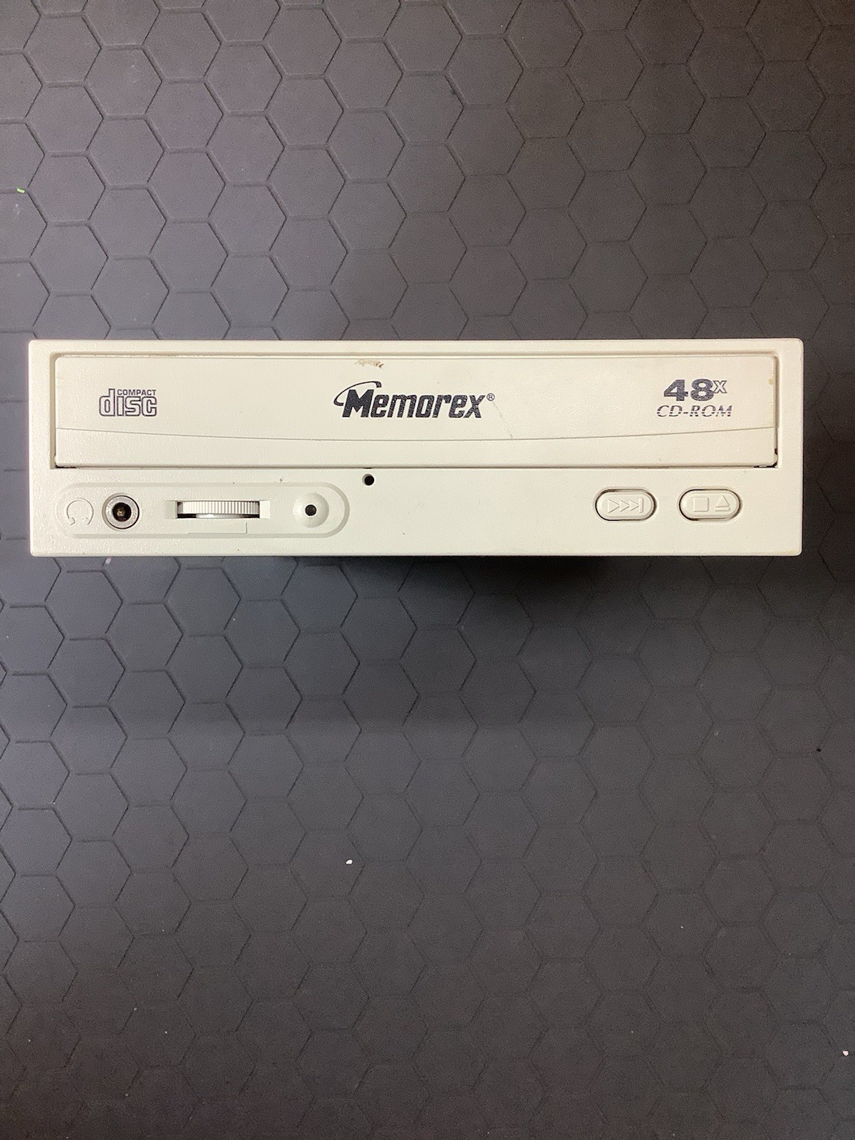 Memorex 48X CD-Rom Model No. CD-482E (CD-482EIU) +5V/1A, +12V/1A MFR: 00-08-07