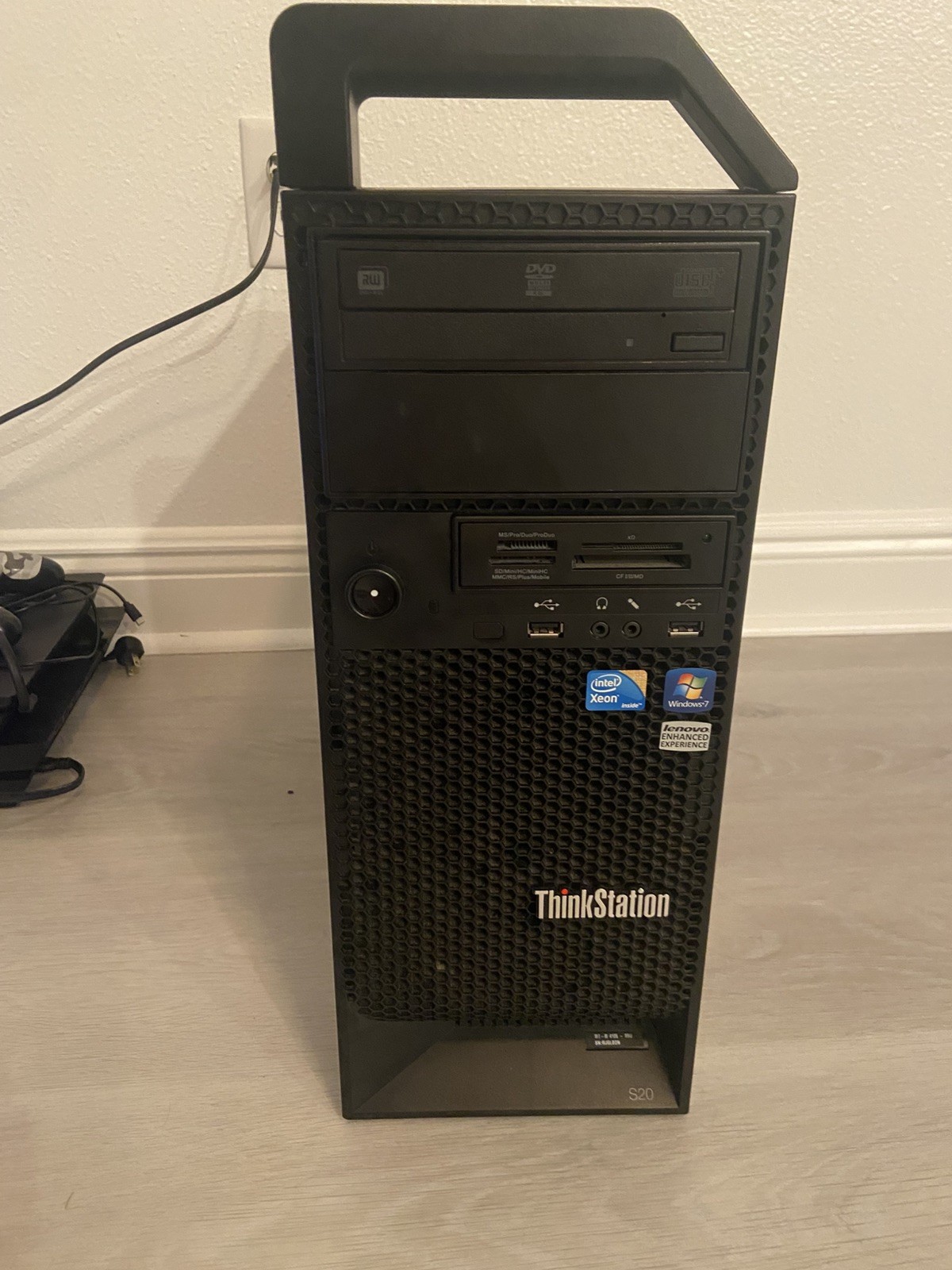 Lenovo ThinkStation S20 Intel Xeon Workstation Desktop PC Untested  