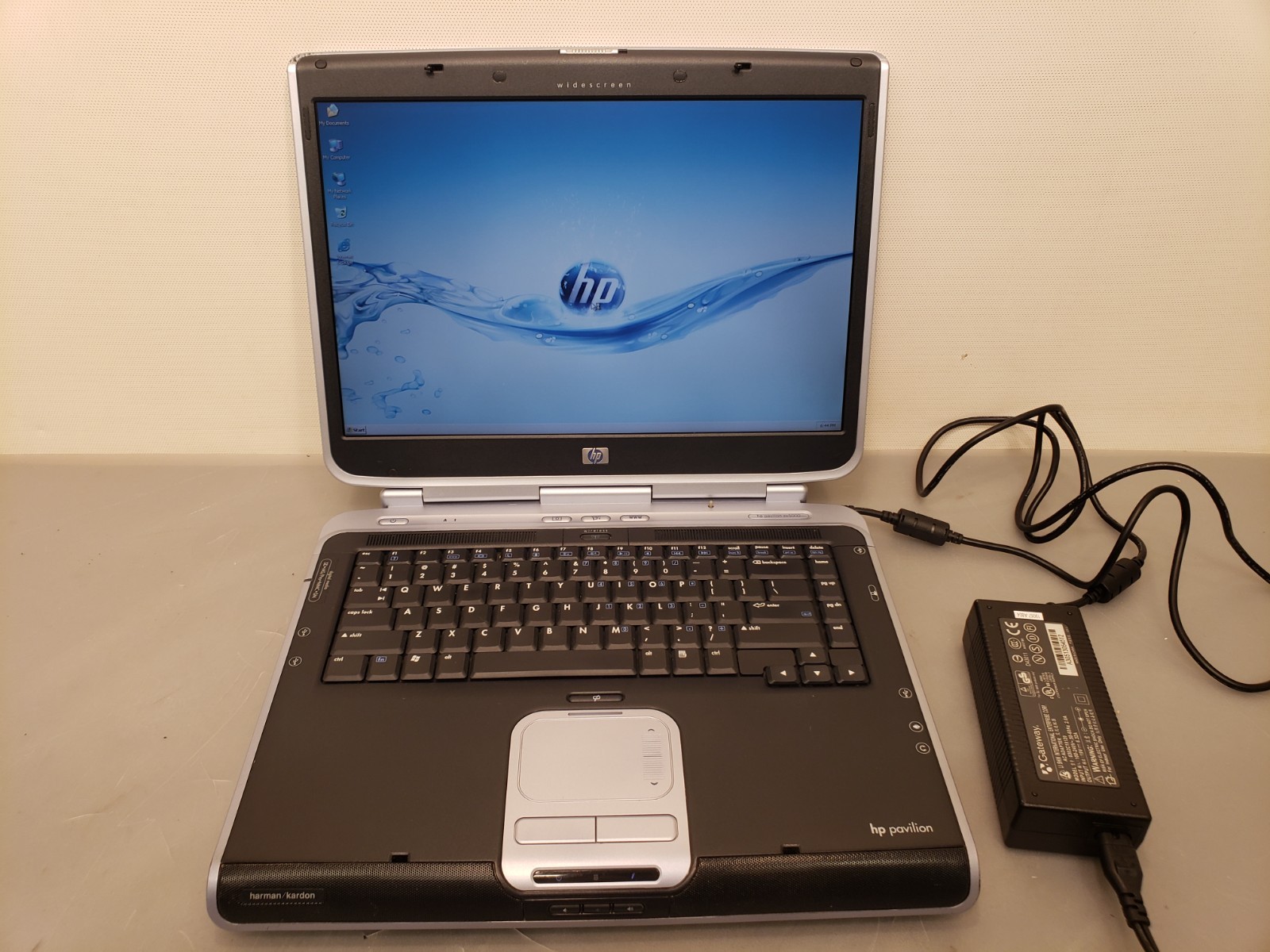 Vintage HP Pavilion zx5000 P4 3.0GHz 512MB 60GB 15.4" WinXP Pro Radeon Laptop